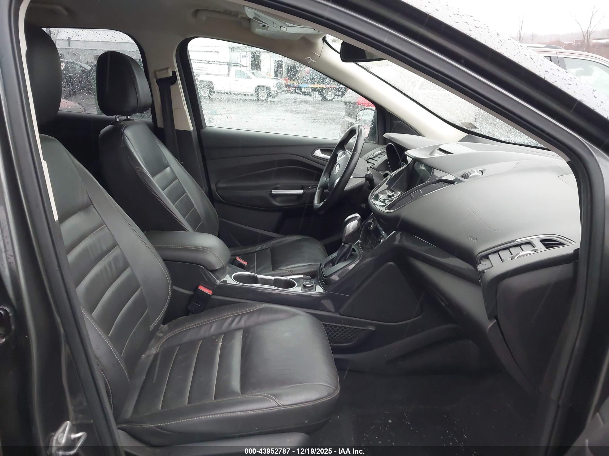 FORD ESCAPE image 5