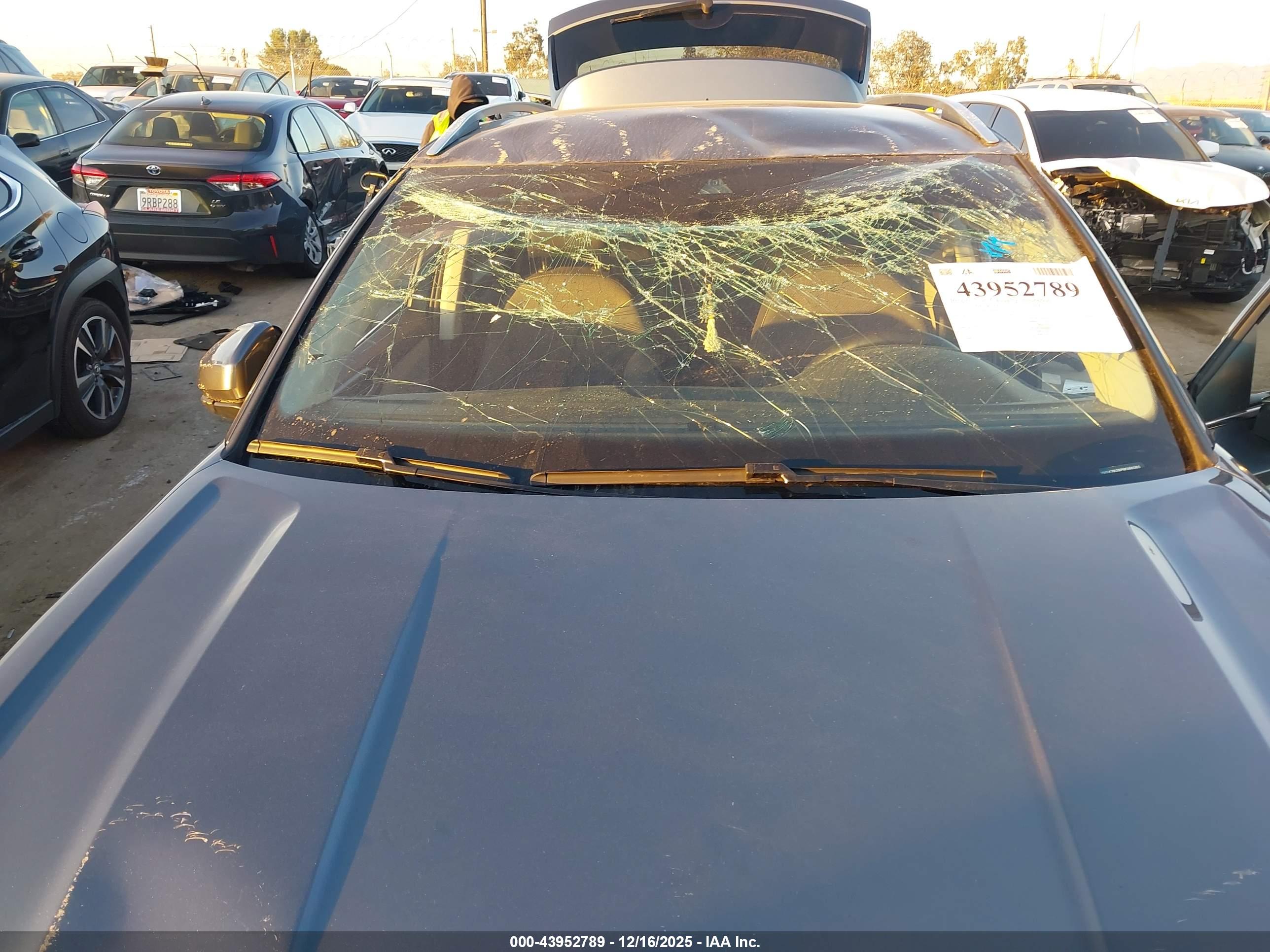 VOLKSWAGEN TAOS image 6