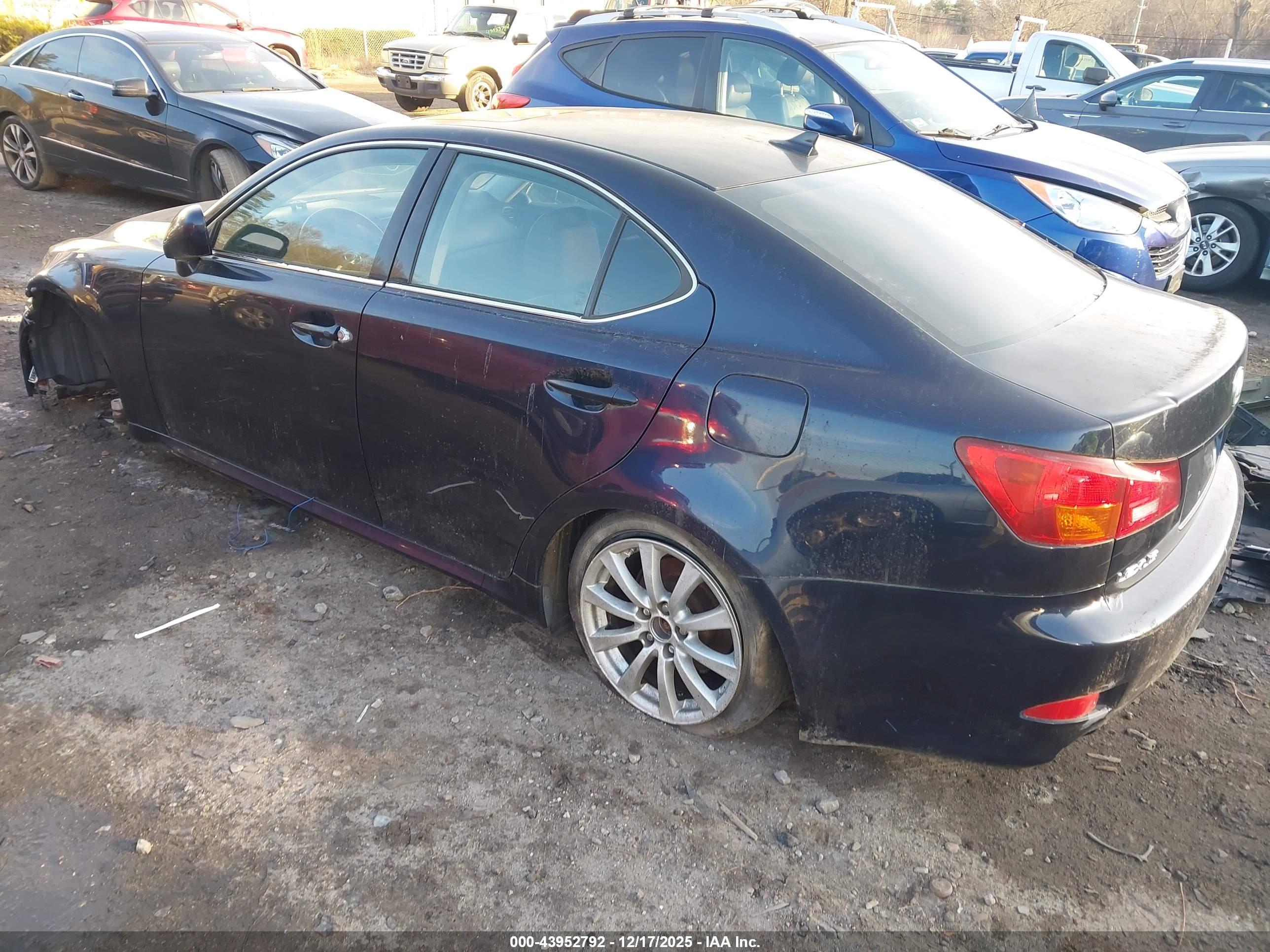 LEXUS IS image 3