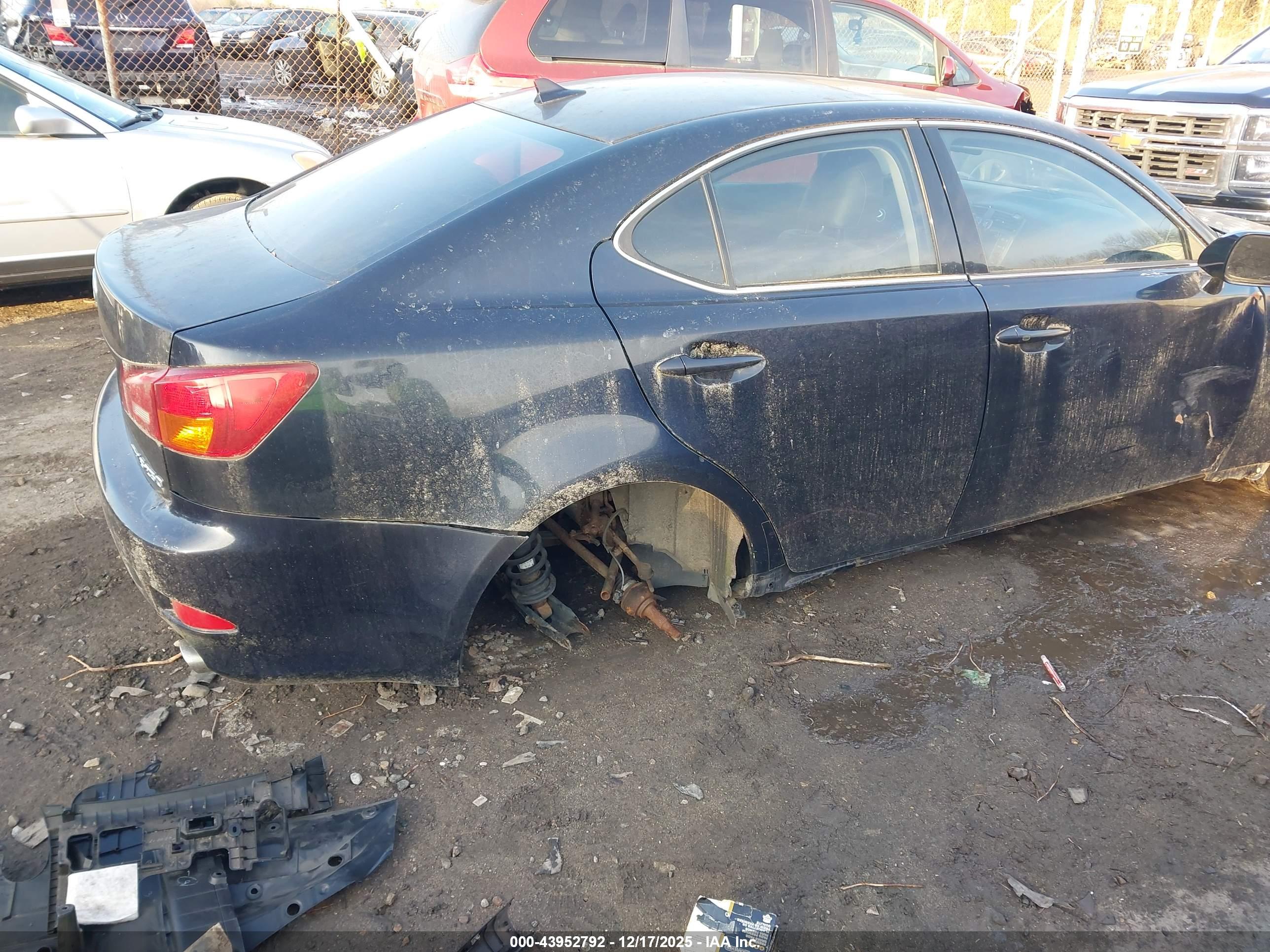 LEXUS IS image 4