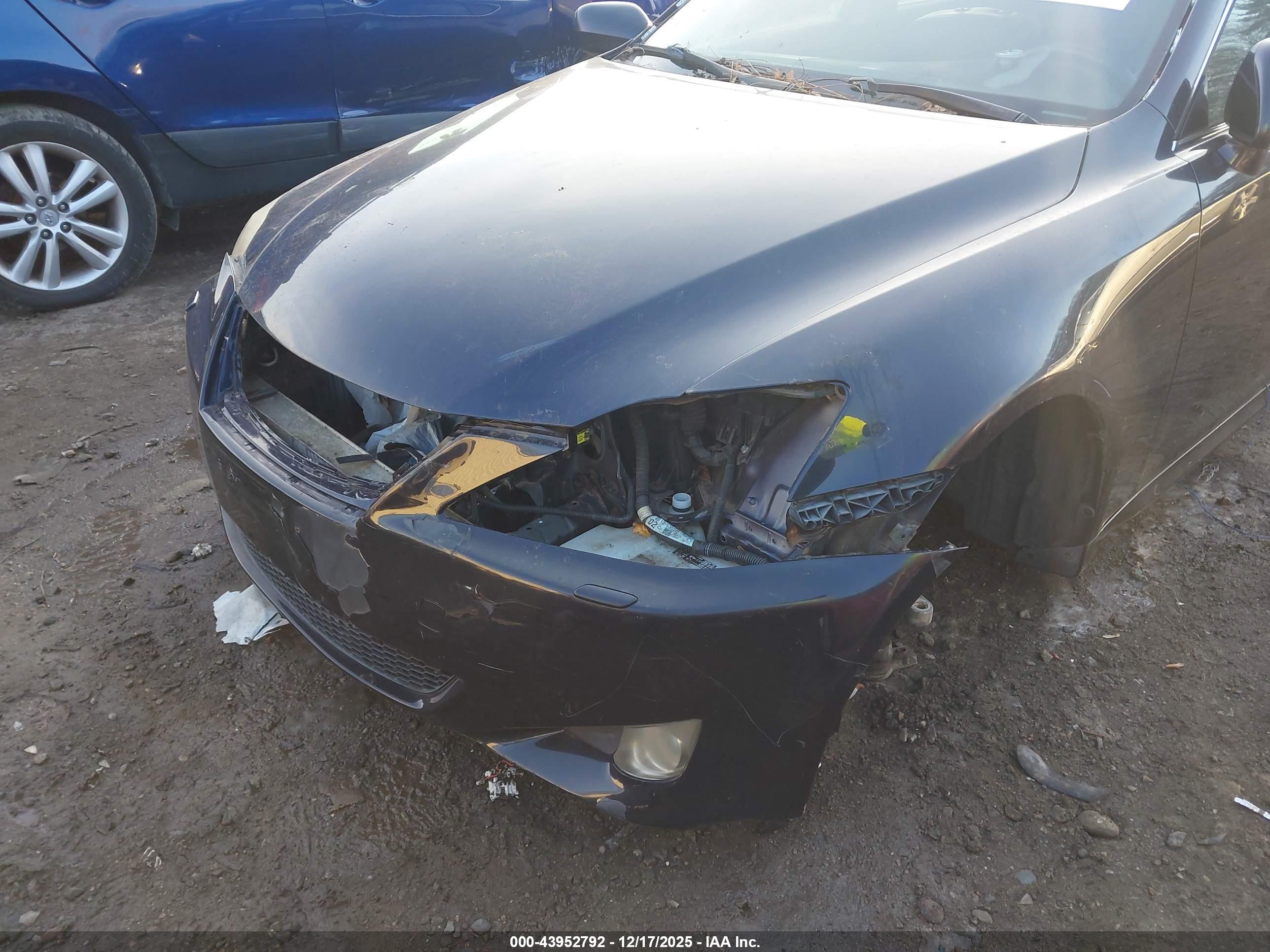LEXUS IS image 6