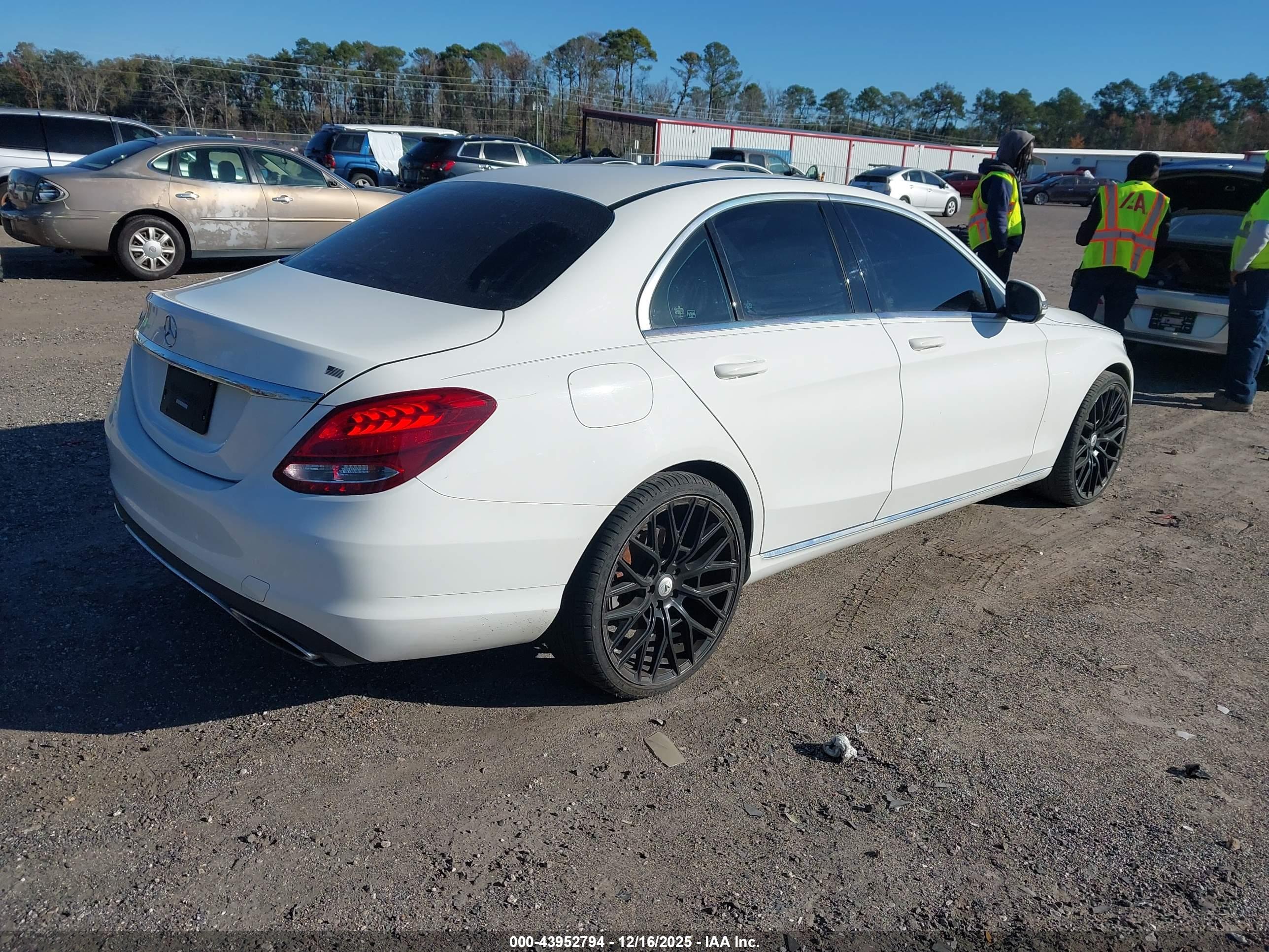 MERCEDES-BENZ C image 4