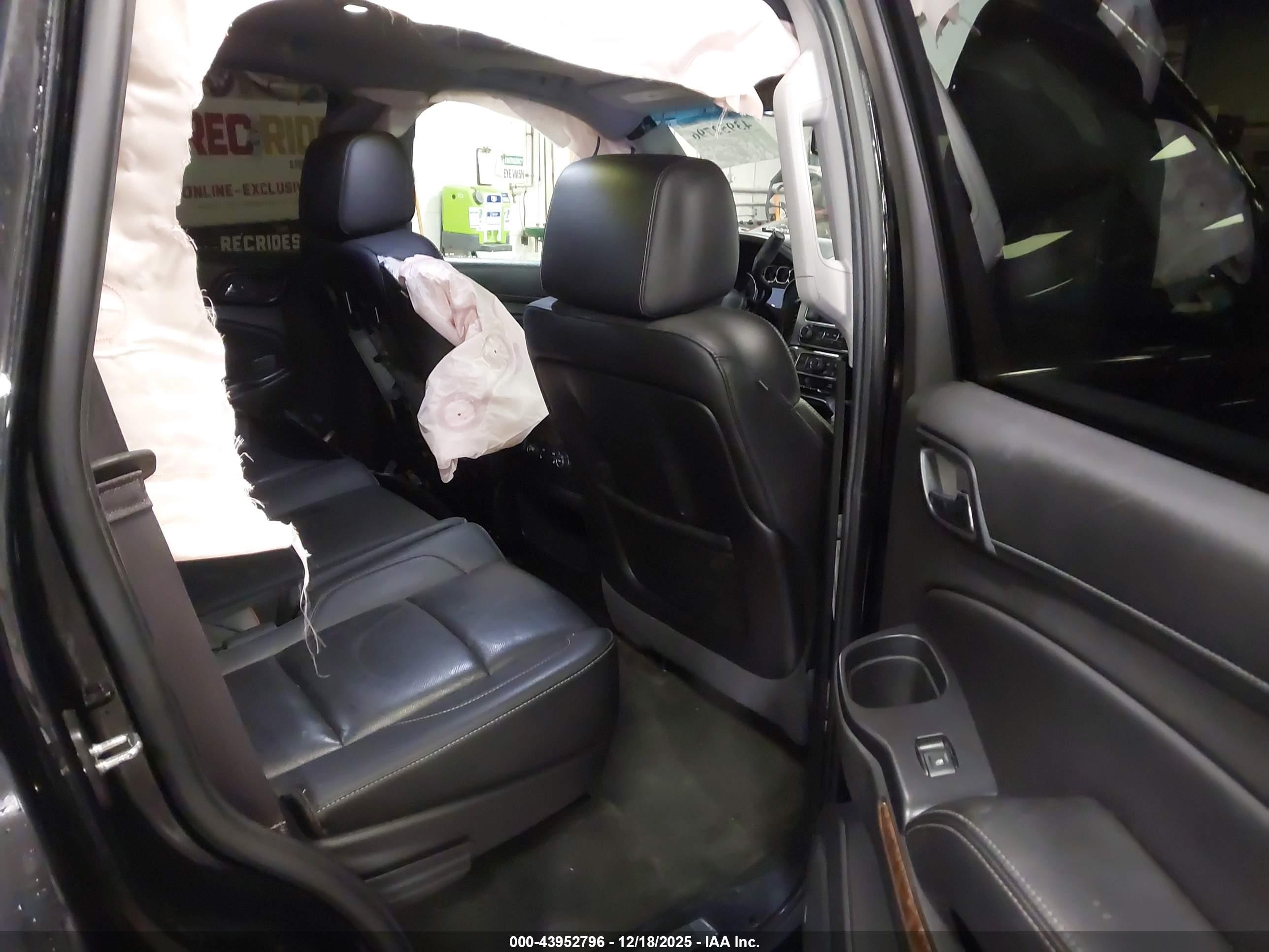 CHEVROLET TAHOE image 8