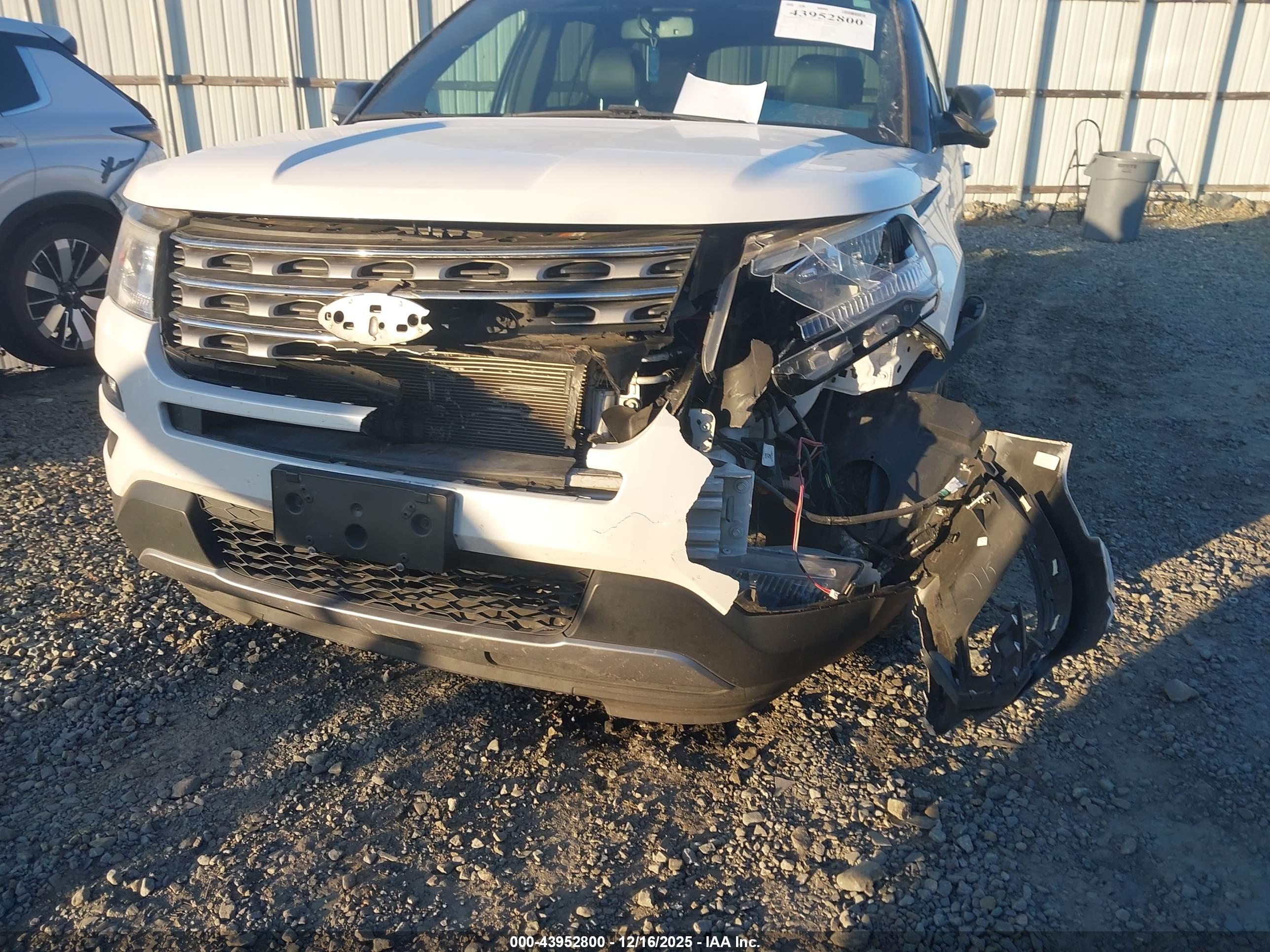 FORD EXPLORER image 6