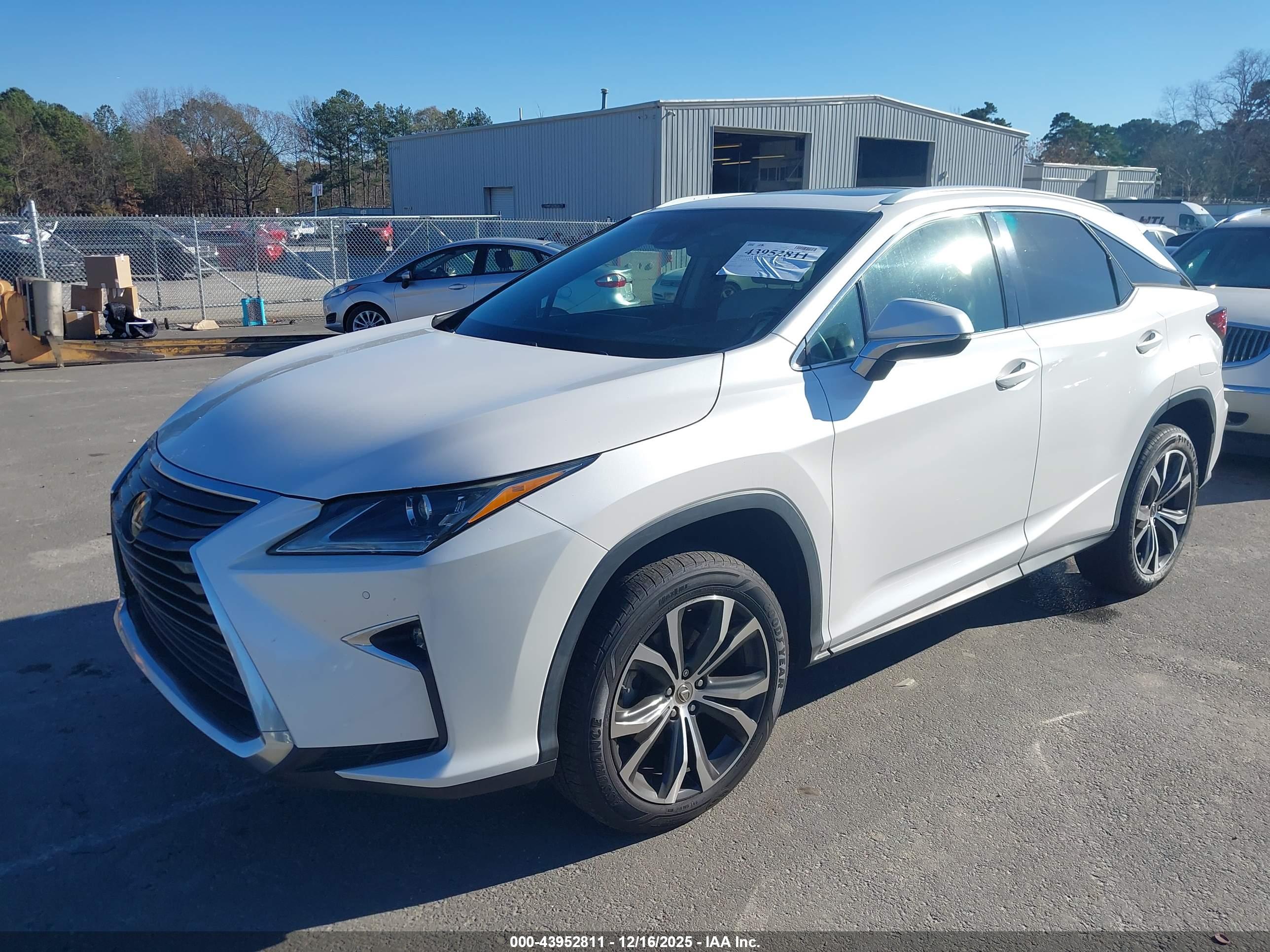 LEXUS RX image 2
