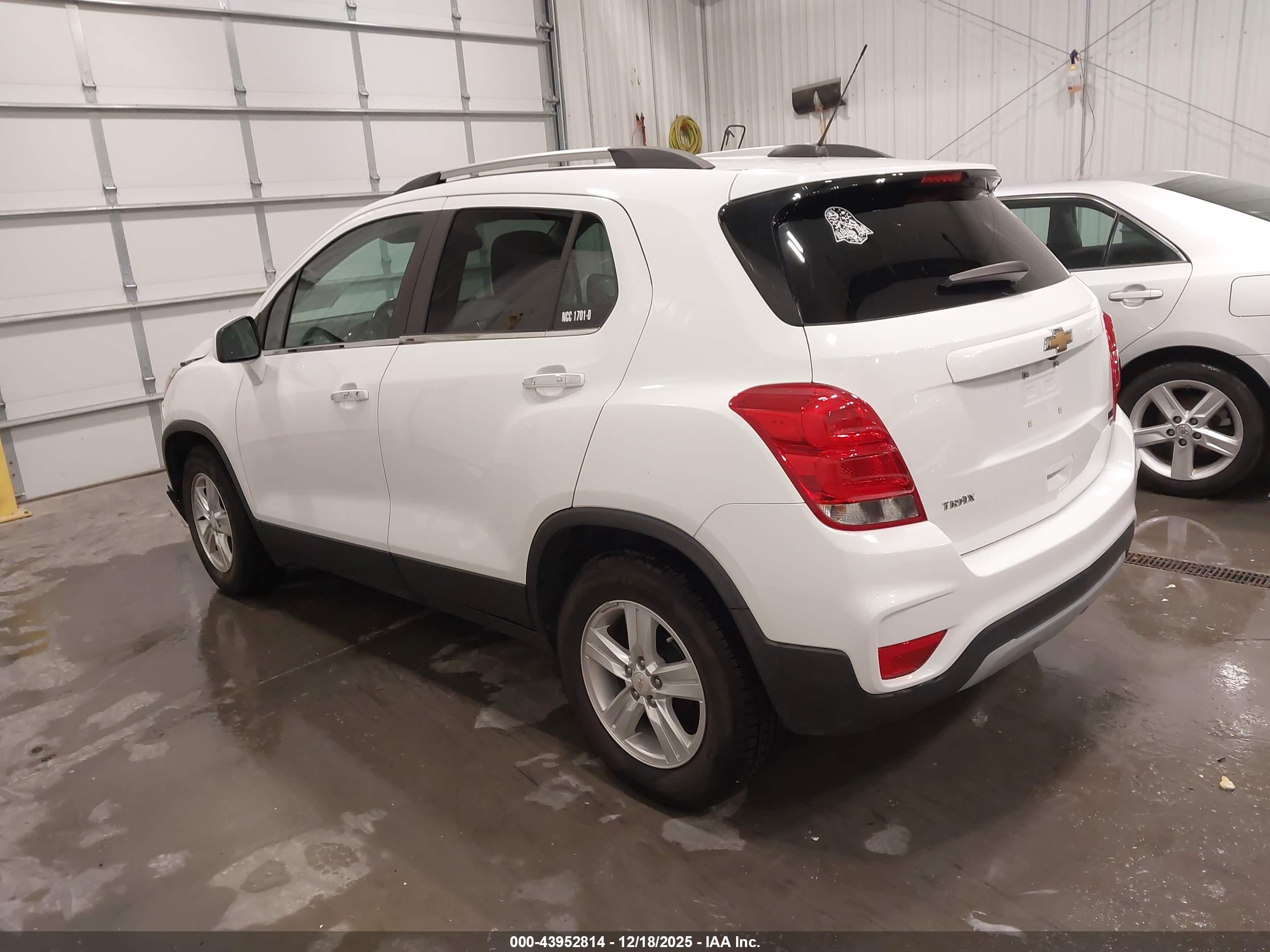 CHEVROLET TRAX image 3