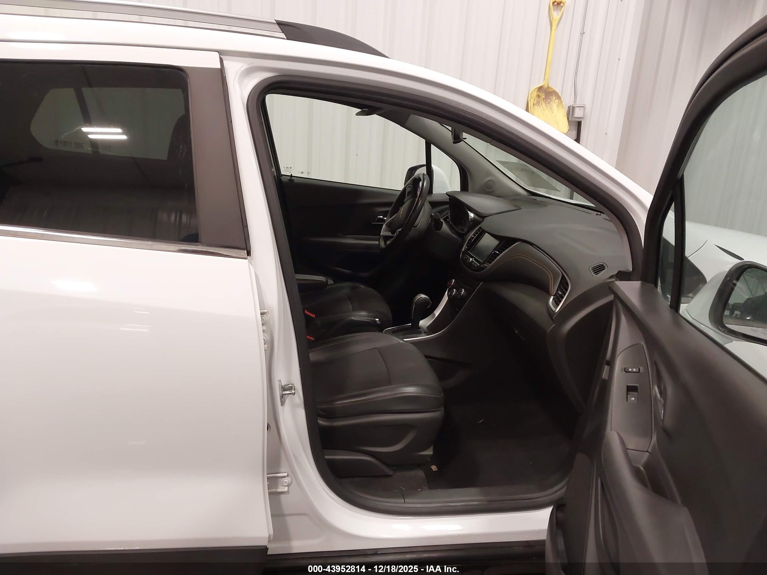 CHEVROLET TRAX image 5