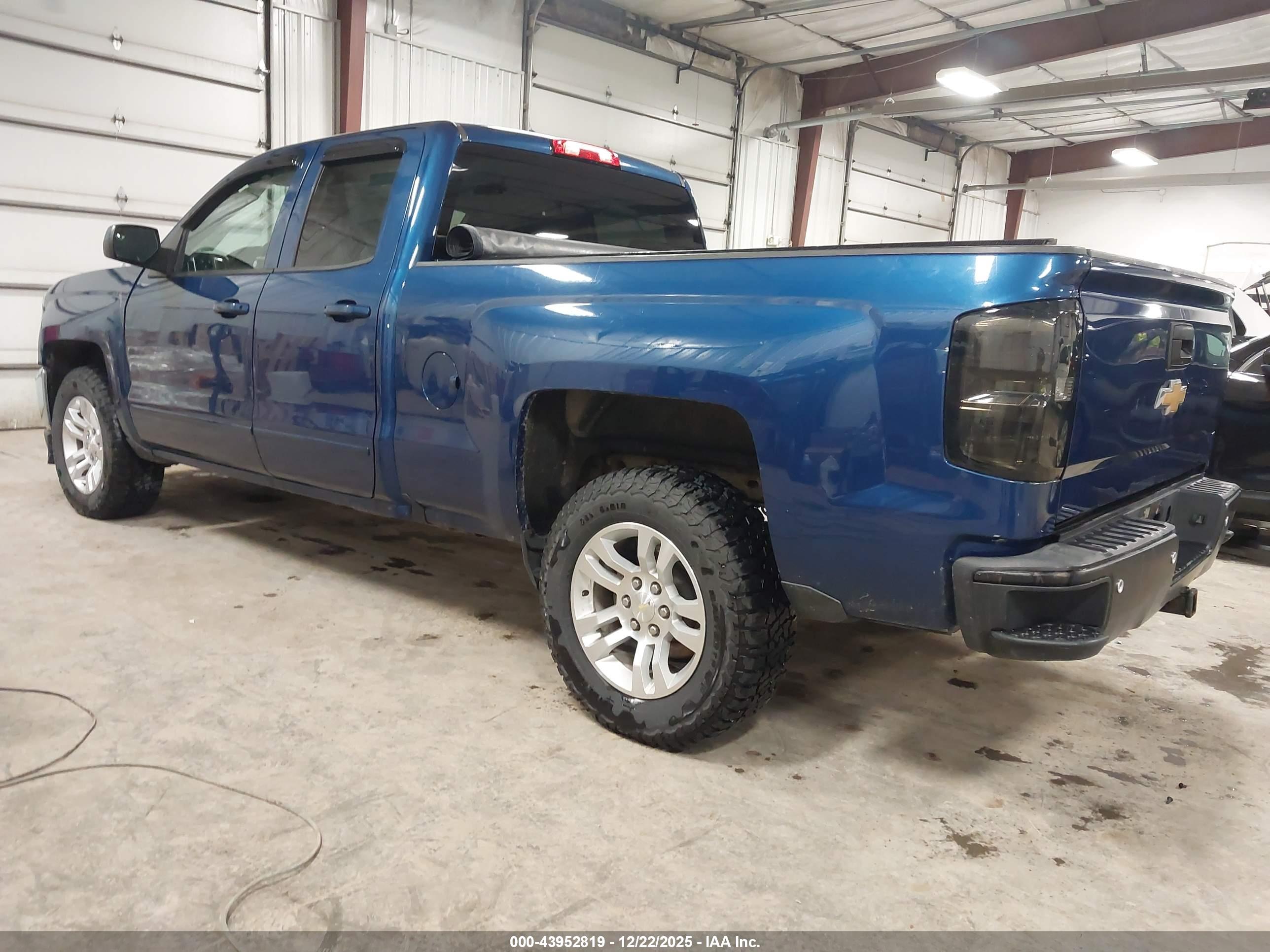 CHEVROLET SILVERADO image 3