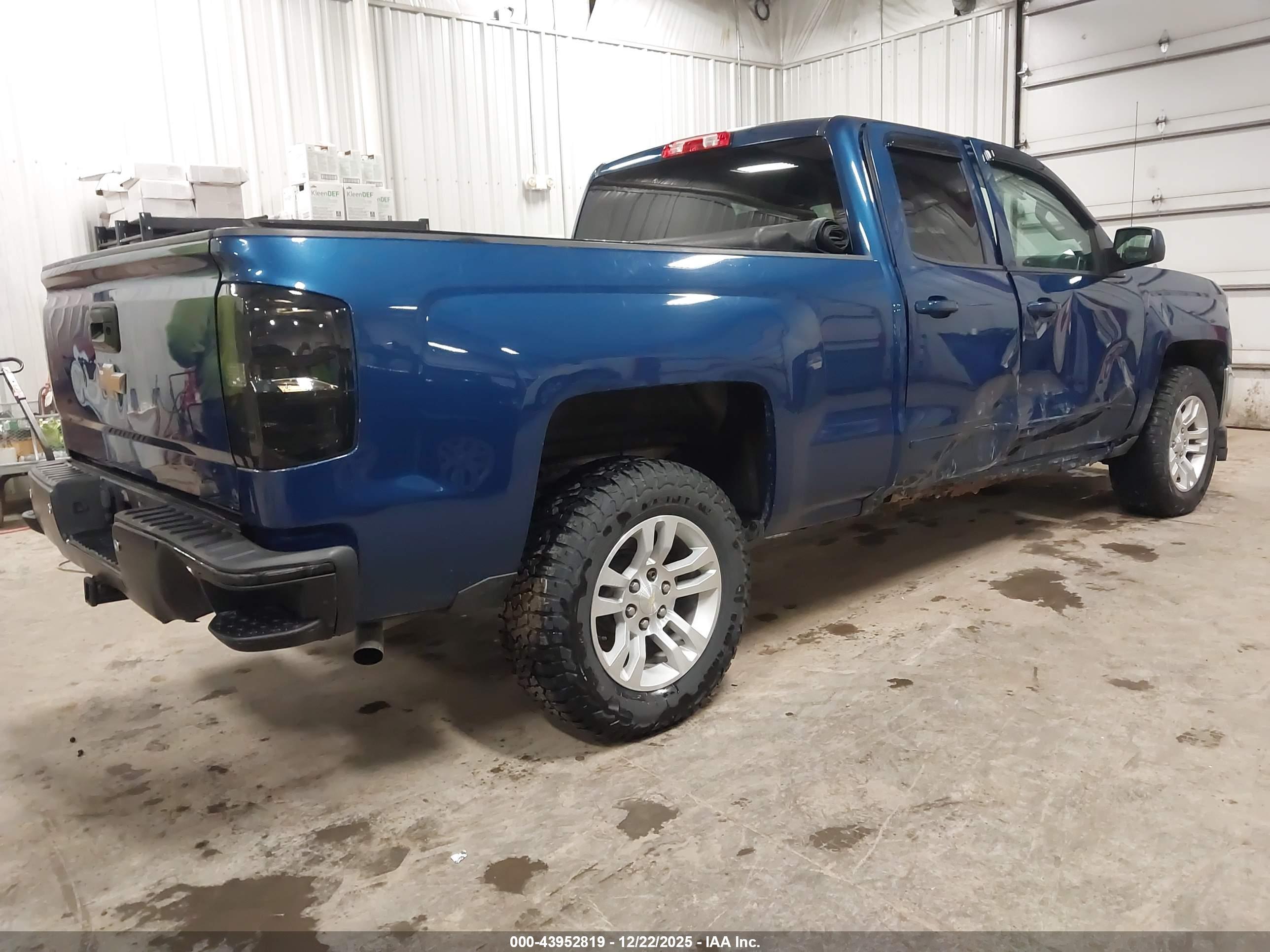 CHEVROLET SILVERADO image 4