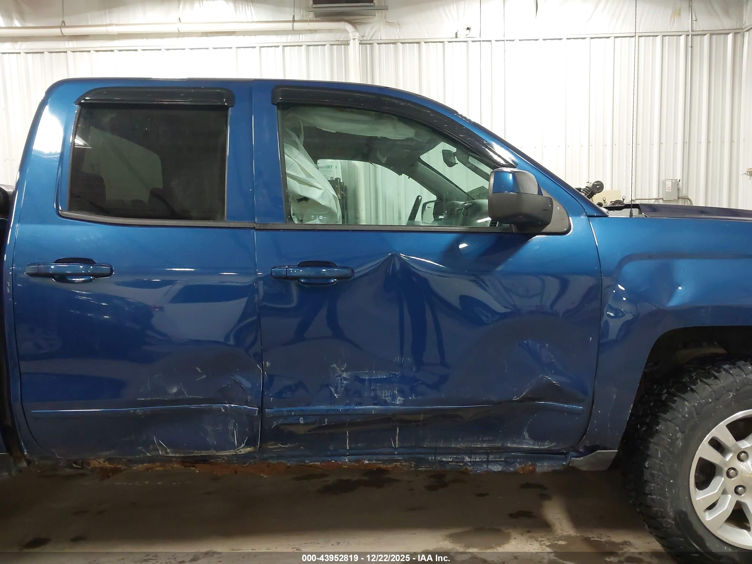 CHEVROLET SILVERADO image 6