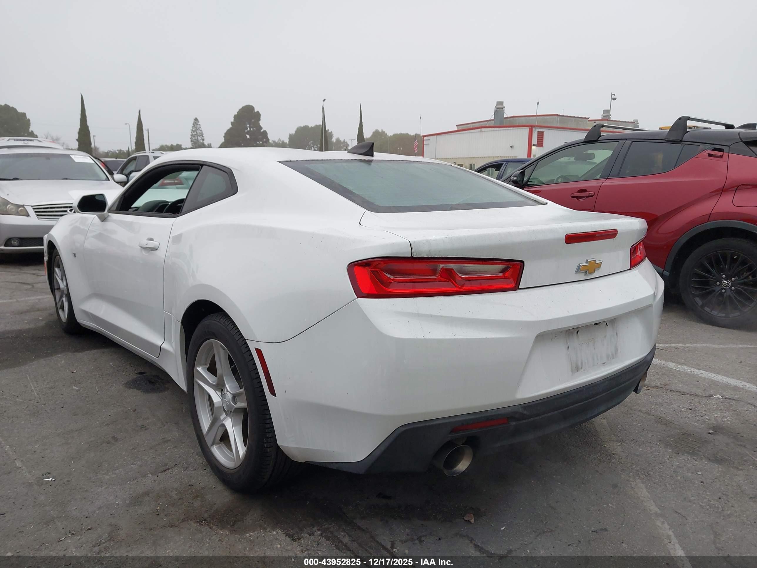 CHEVROLET CAMARO image 3