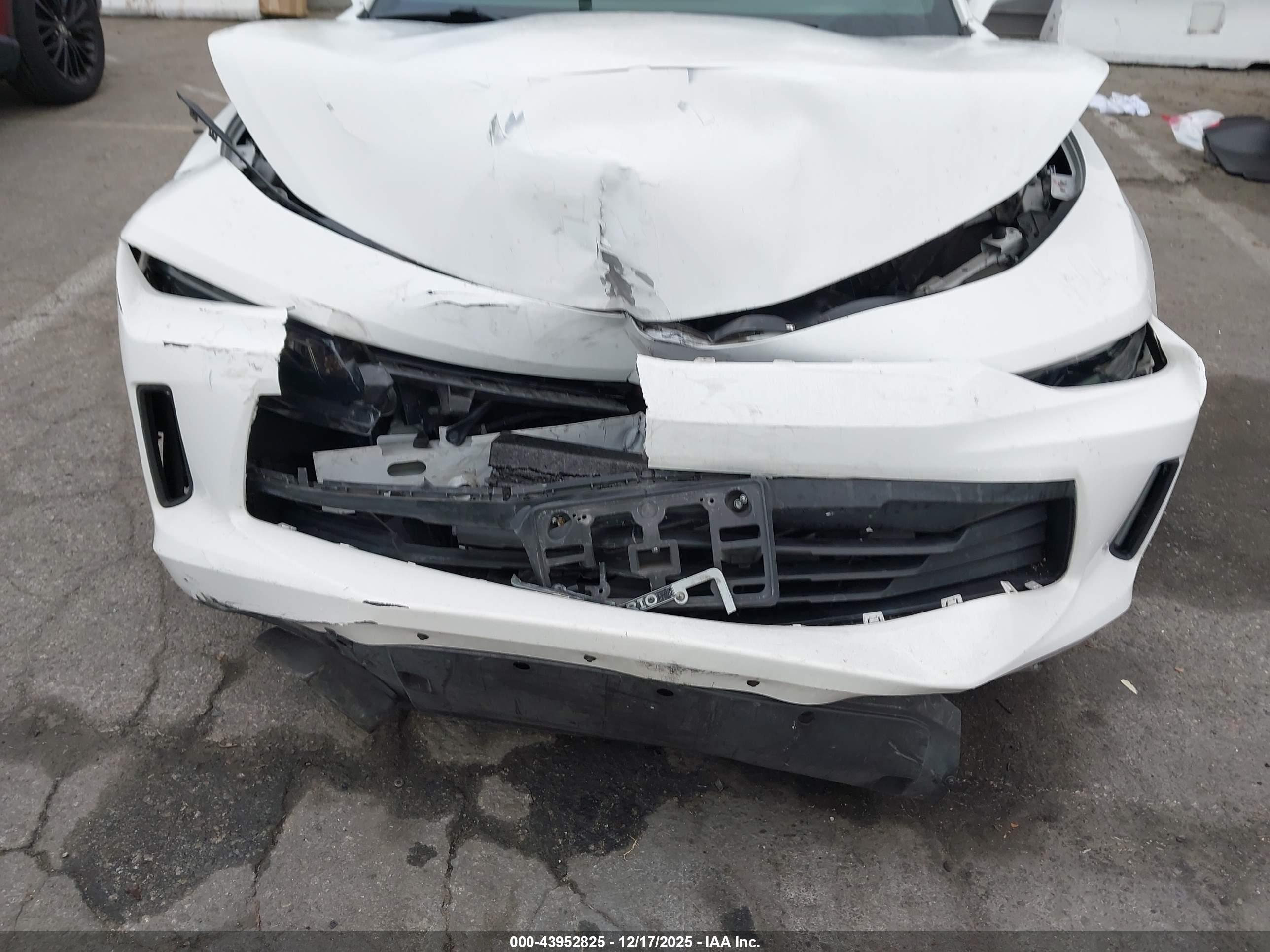 CHEVROLET CAMARO image 6