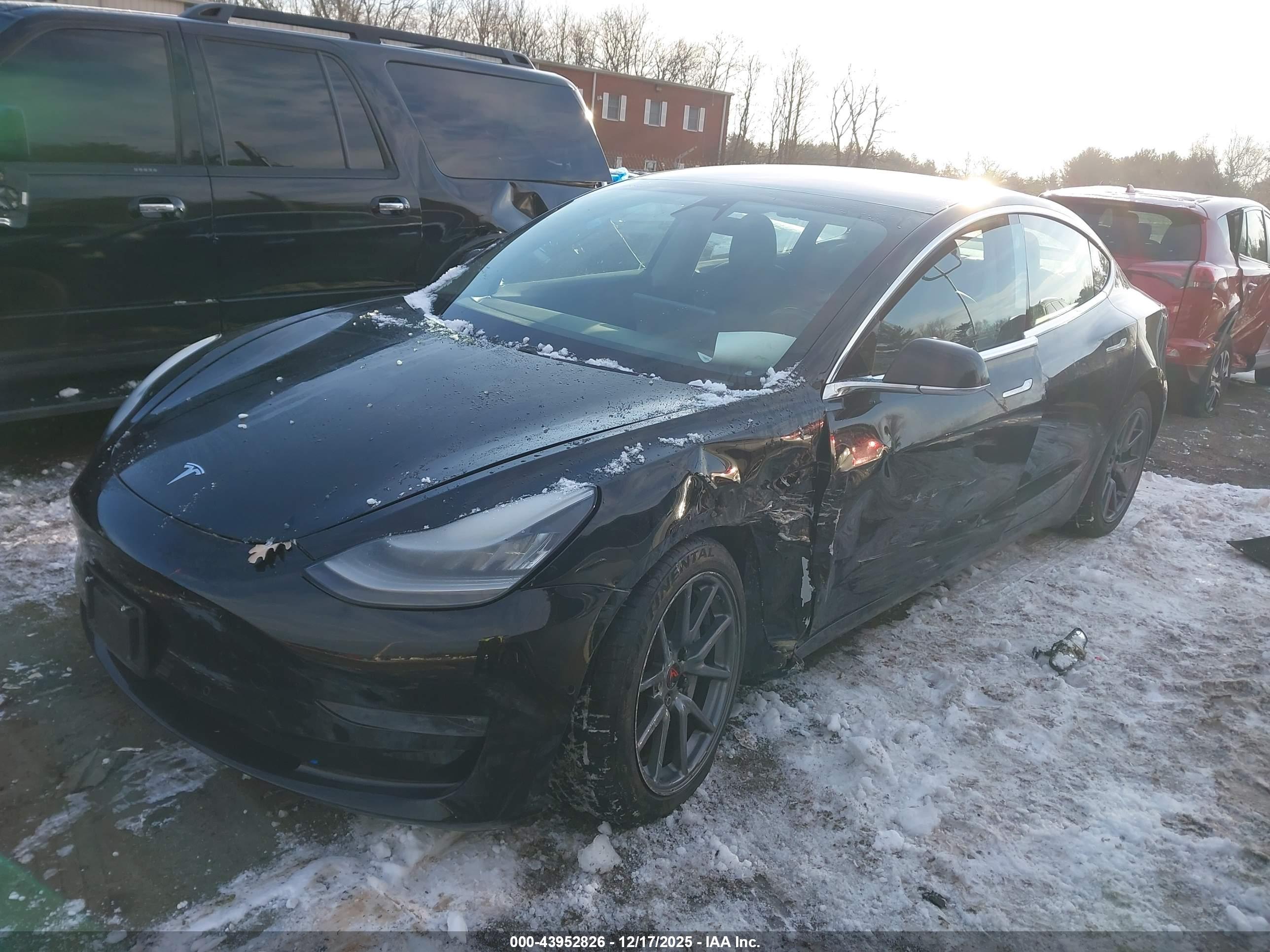 TESLA MODEL image 2