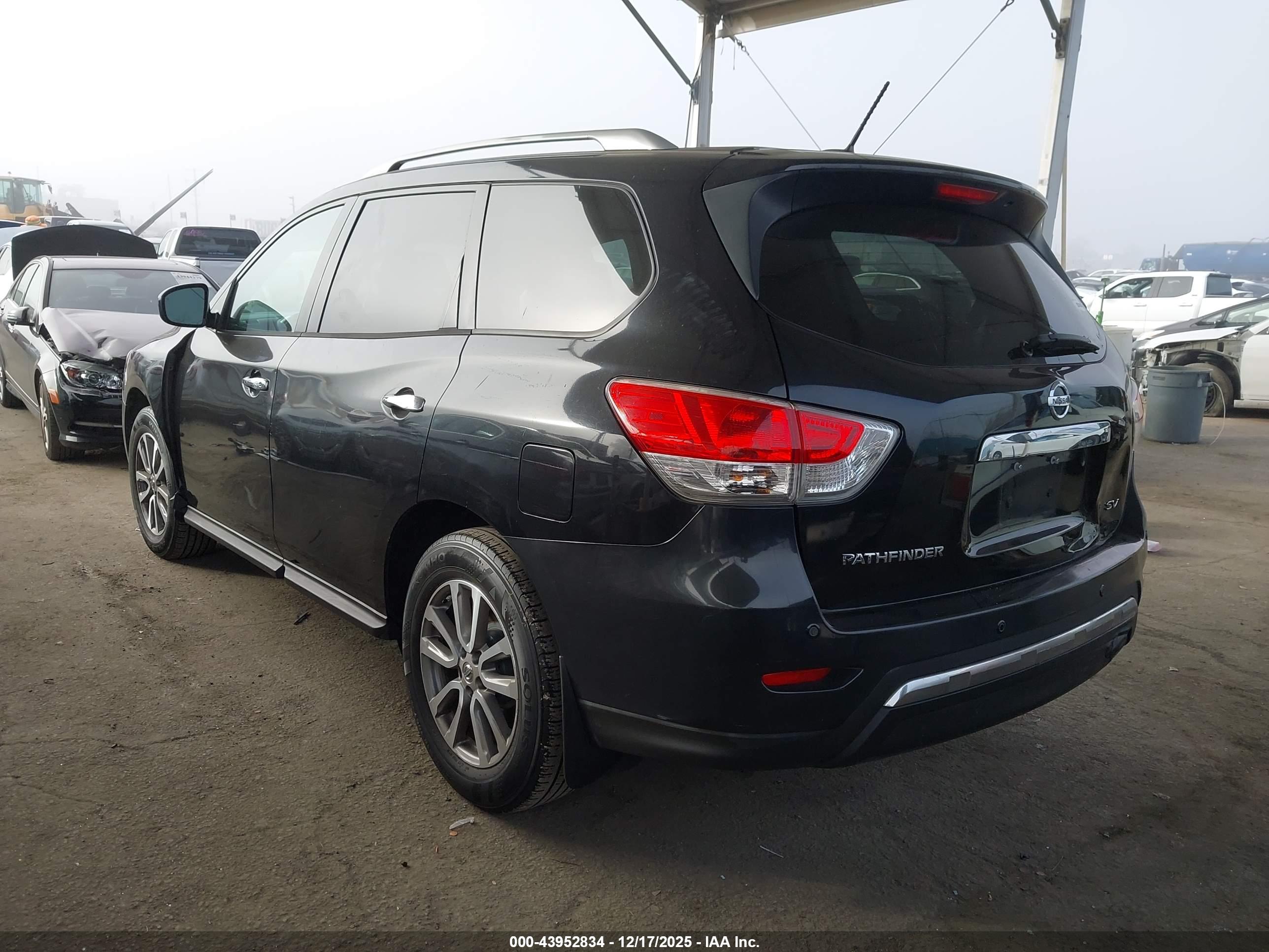 NISSAN PATHFINDER image 3