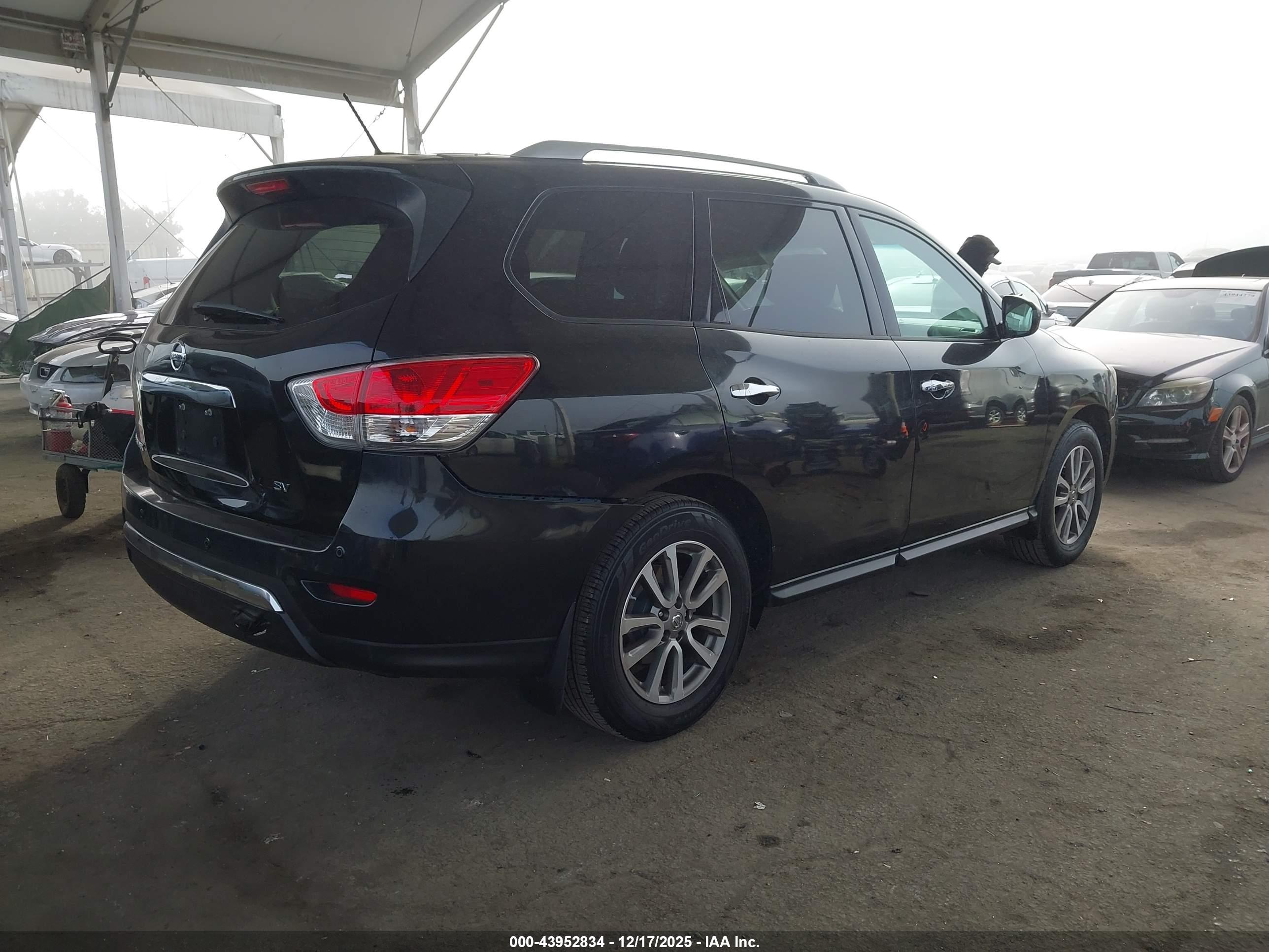 NISSAN PATHFINDER image 4