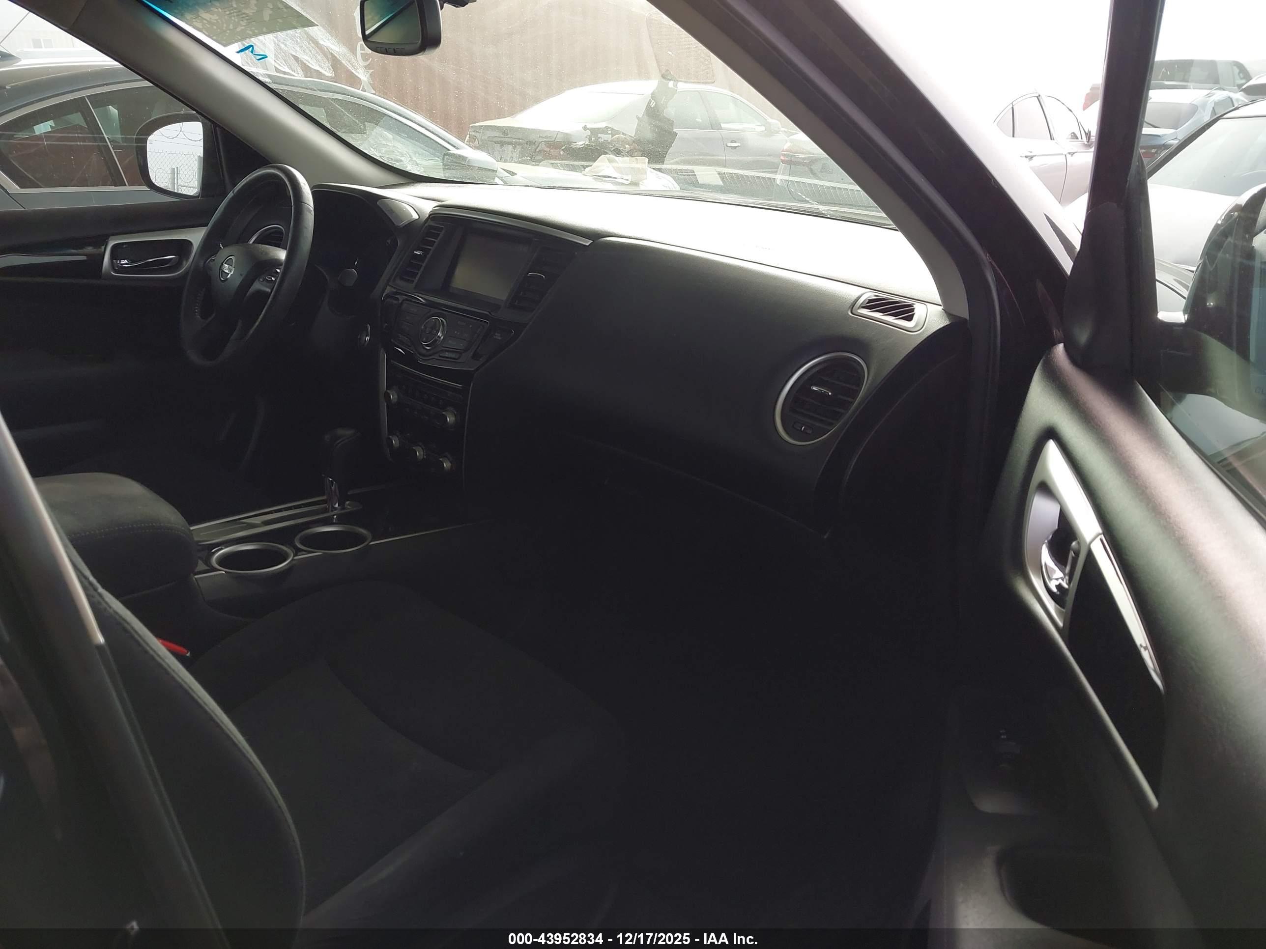 NISSAN PATHFINDER image 5