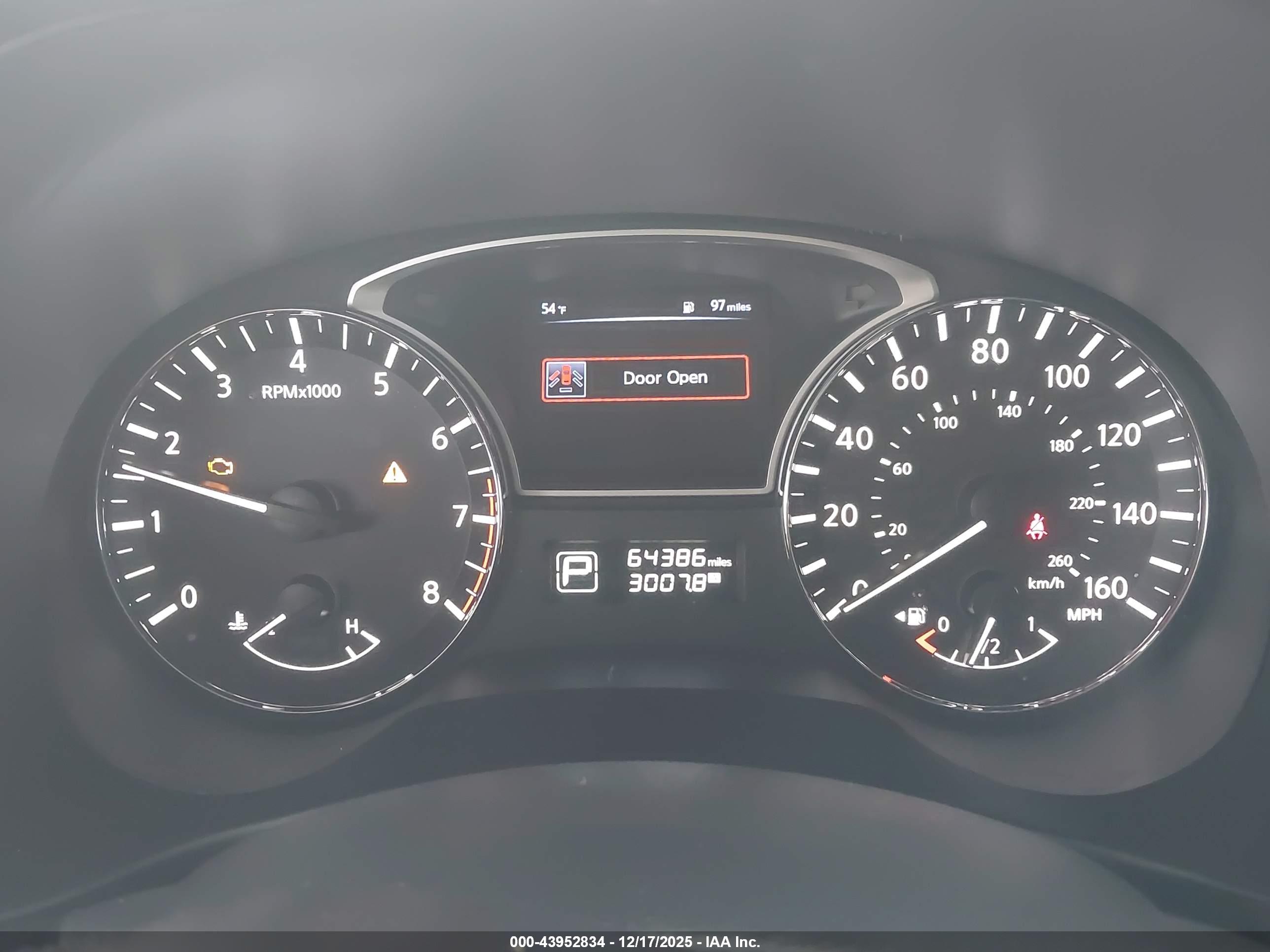 NISSAN PATHFINDER image 7