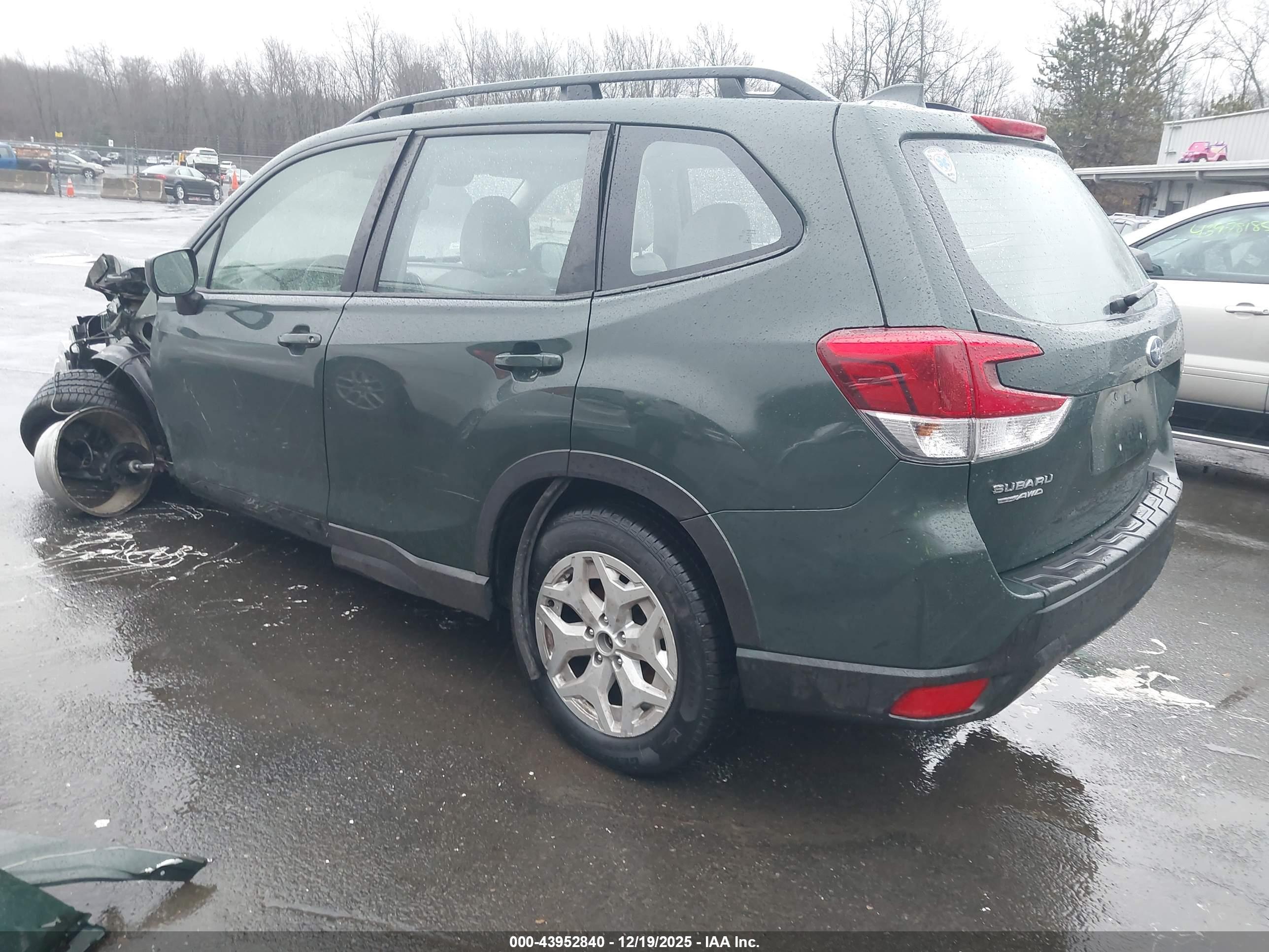 SUBARU FORESTER image 3