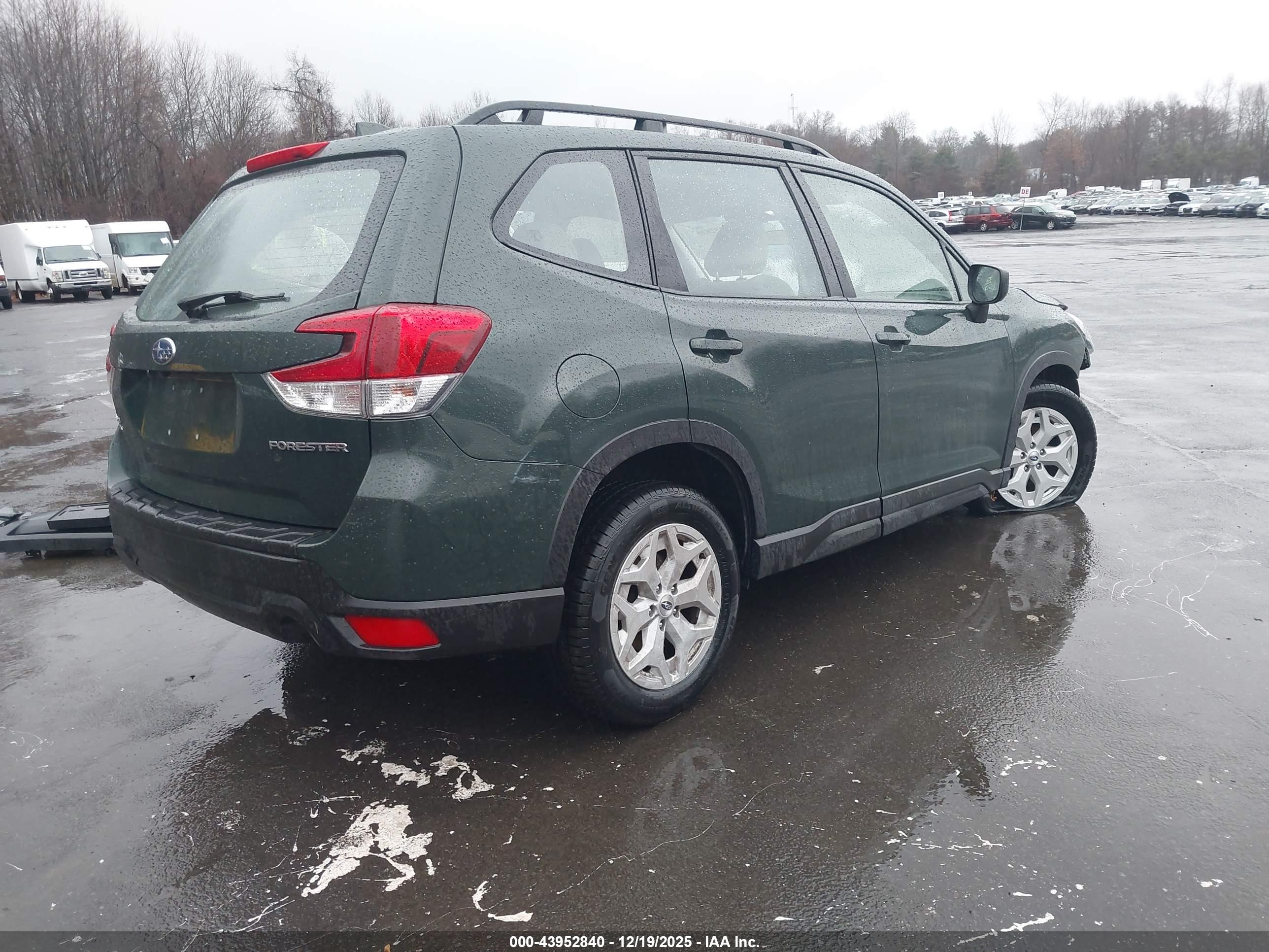 SUBARU FORESTER image 4