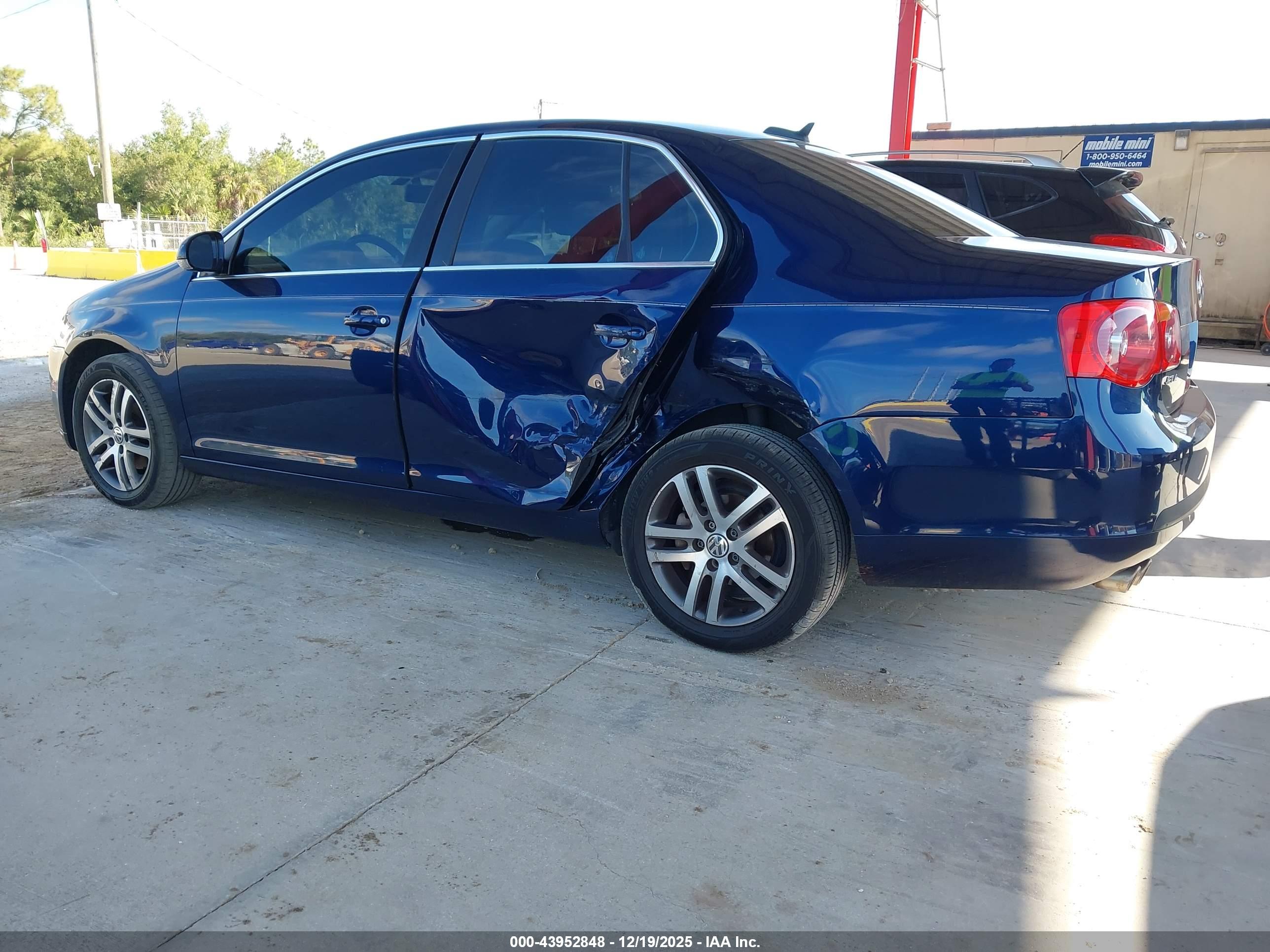 VOLKSWAGEN JETTA image 3