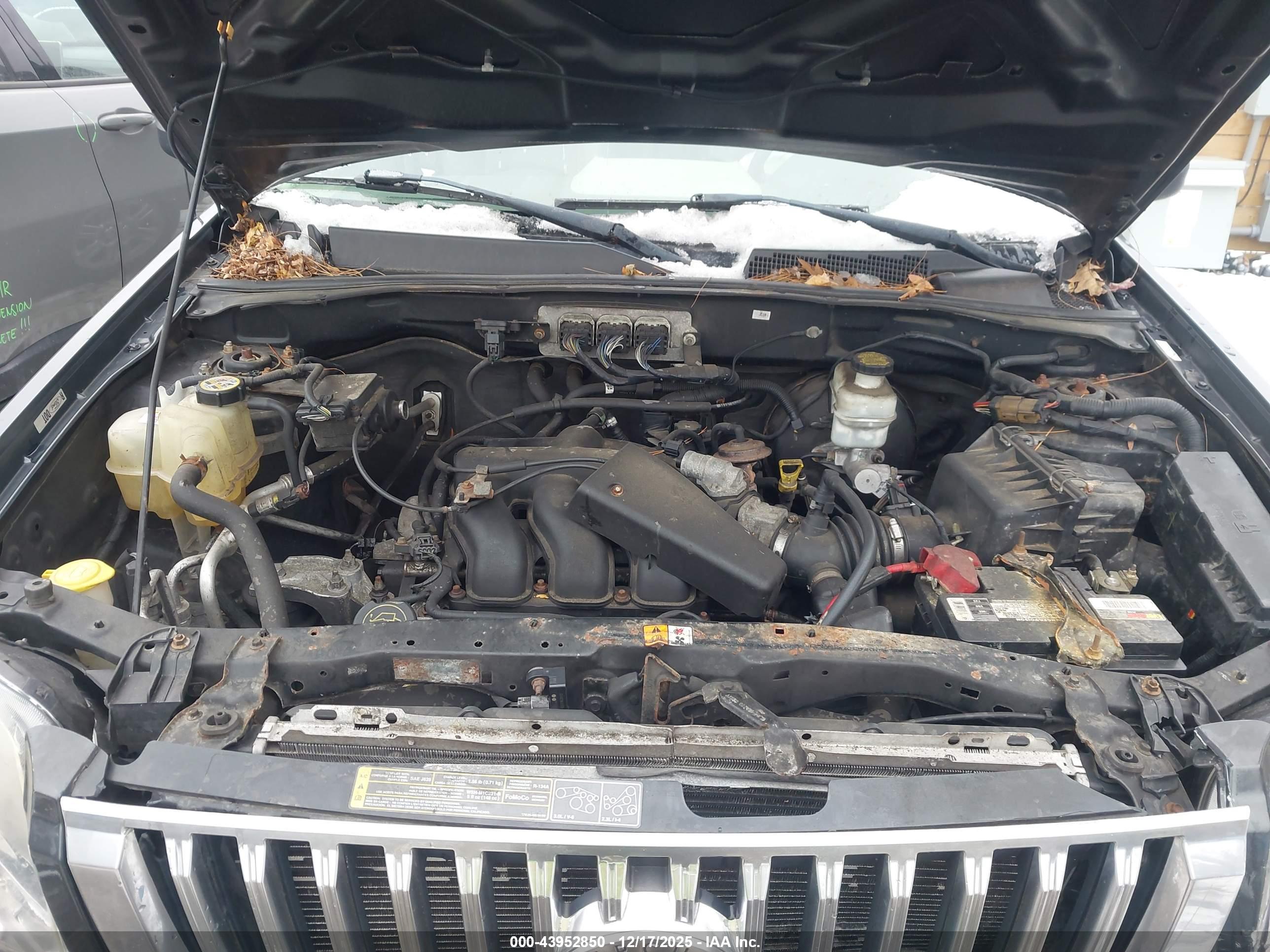 MERCURY MARINER image 10
