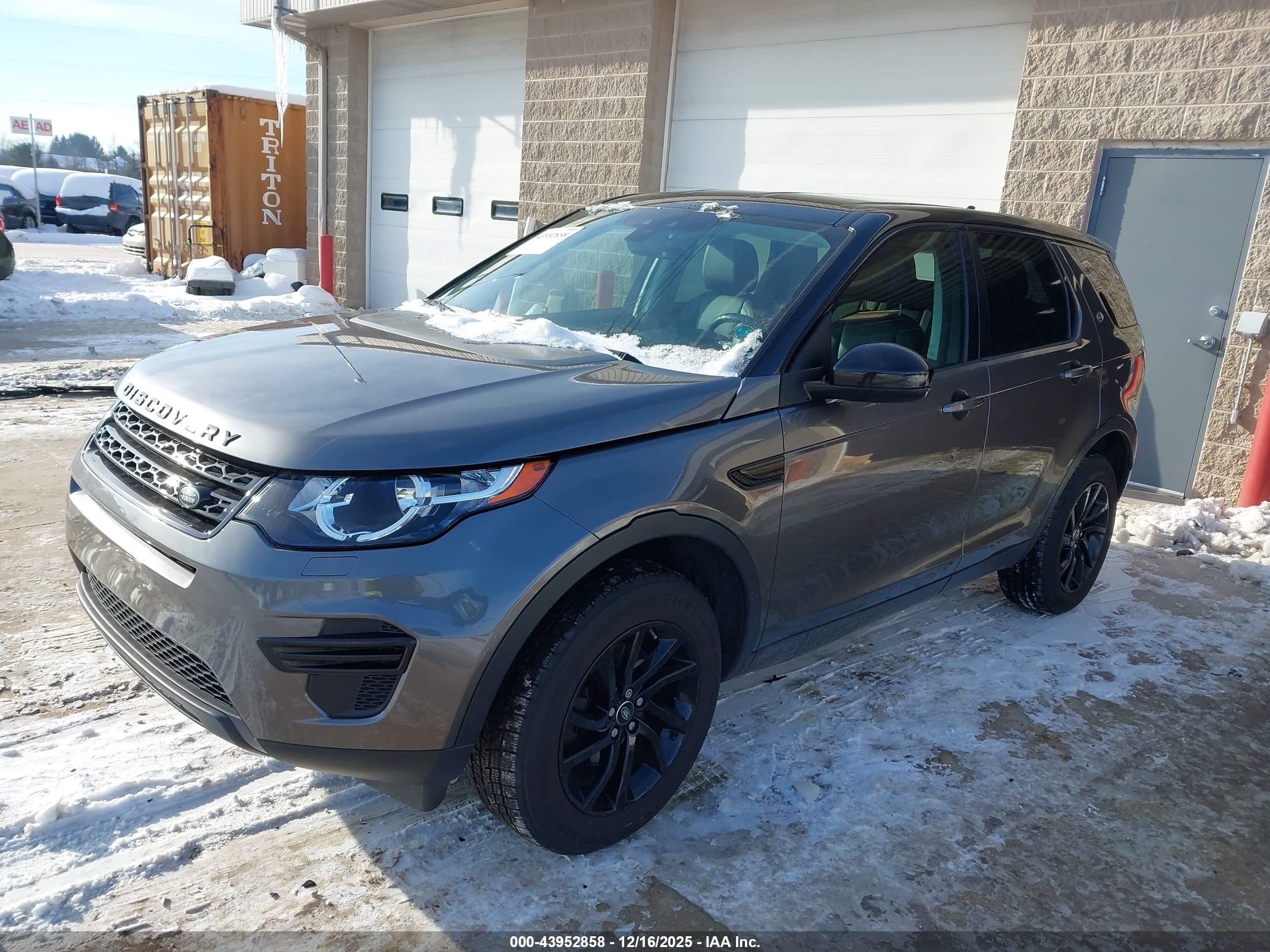 LAND ROVER image 2