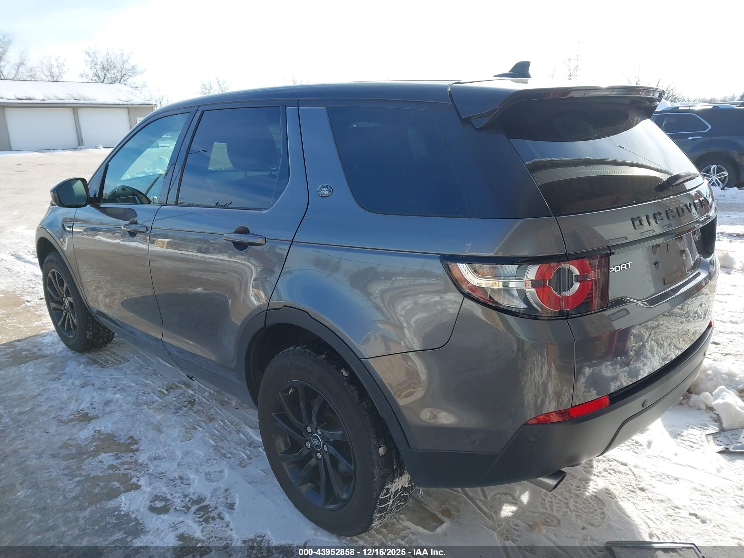 LAND ROVER image 3