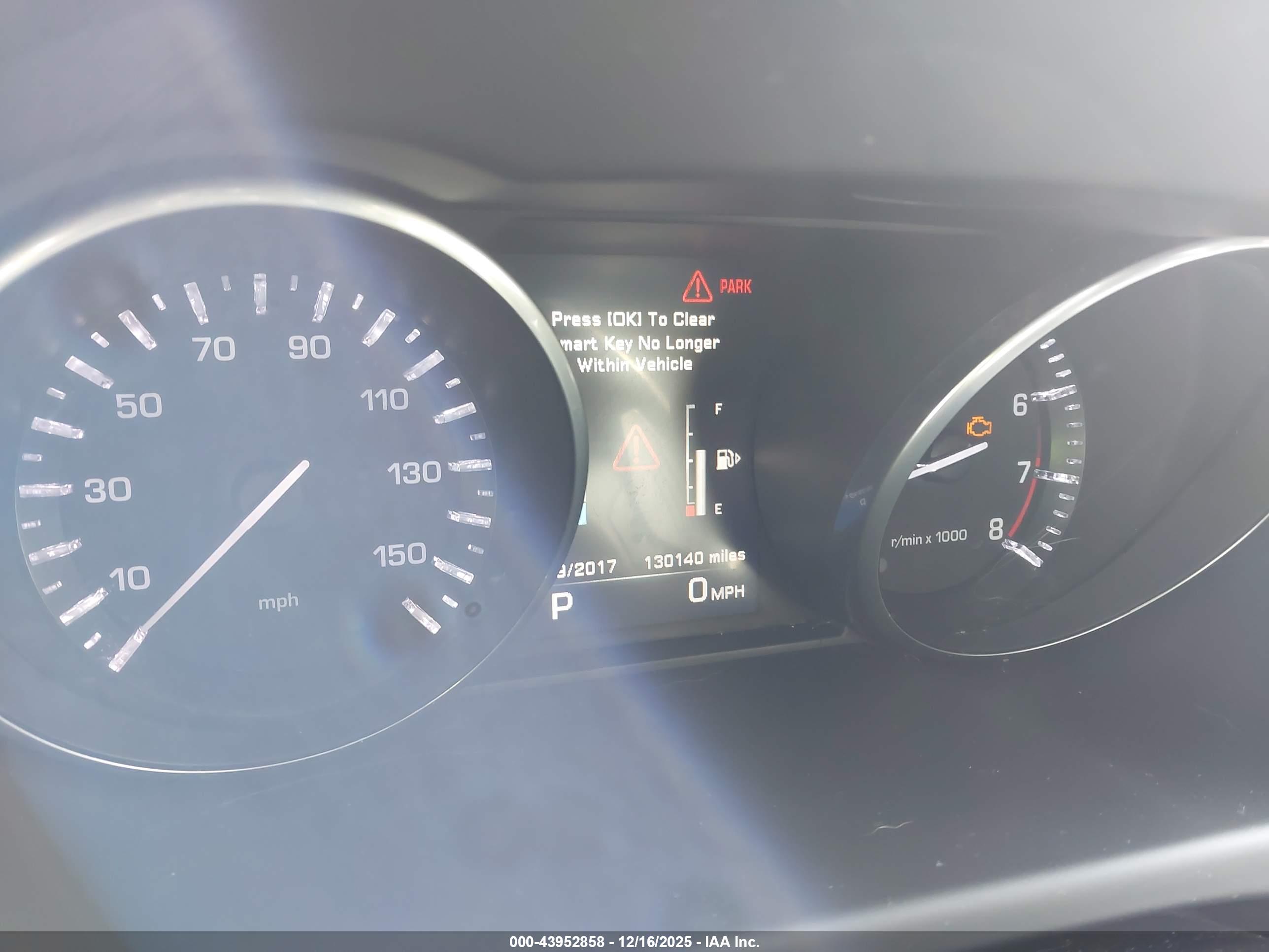 LAND ROVER image 7