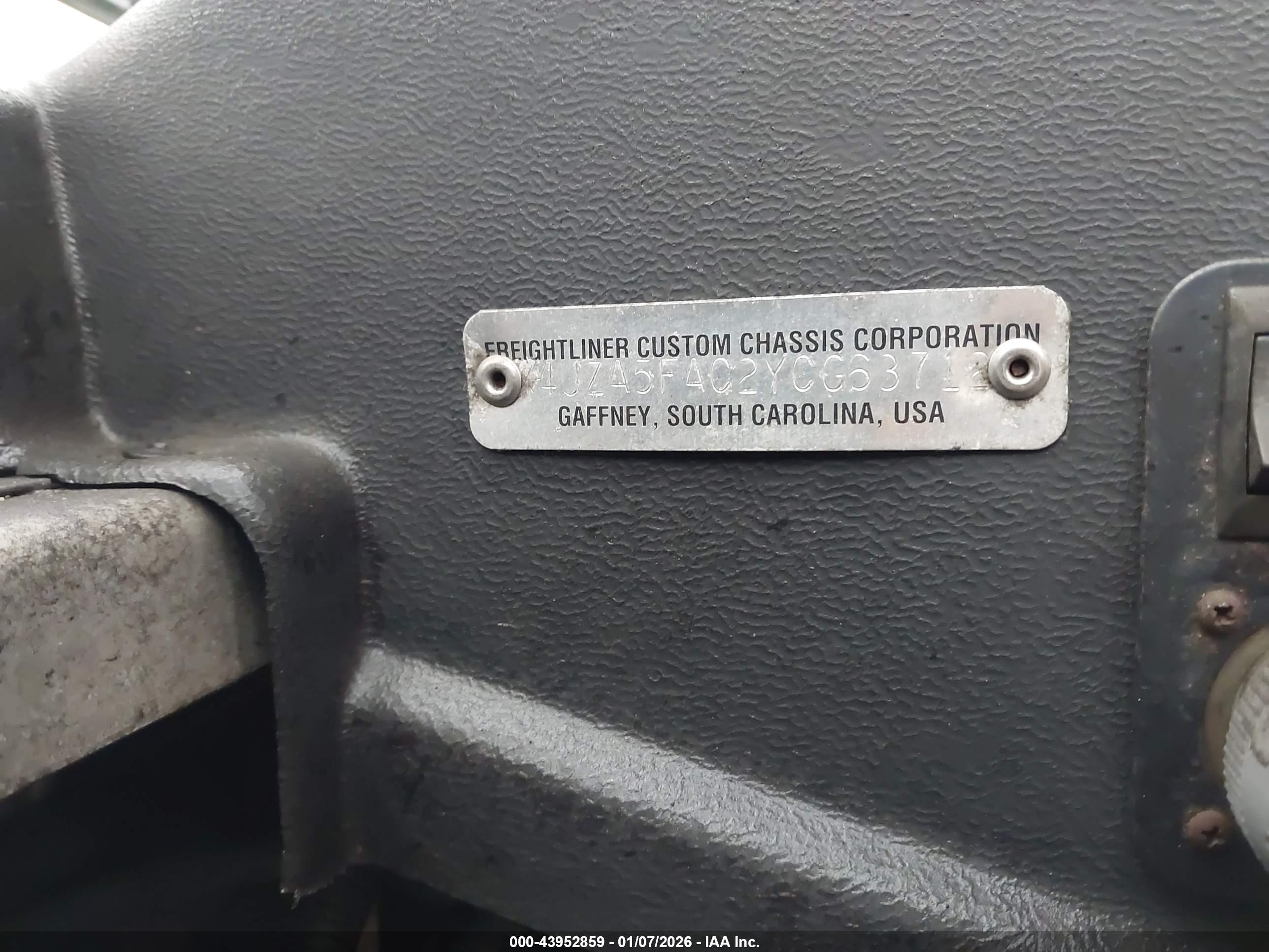 FREIGHTLINER CHASSIS image 9
