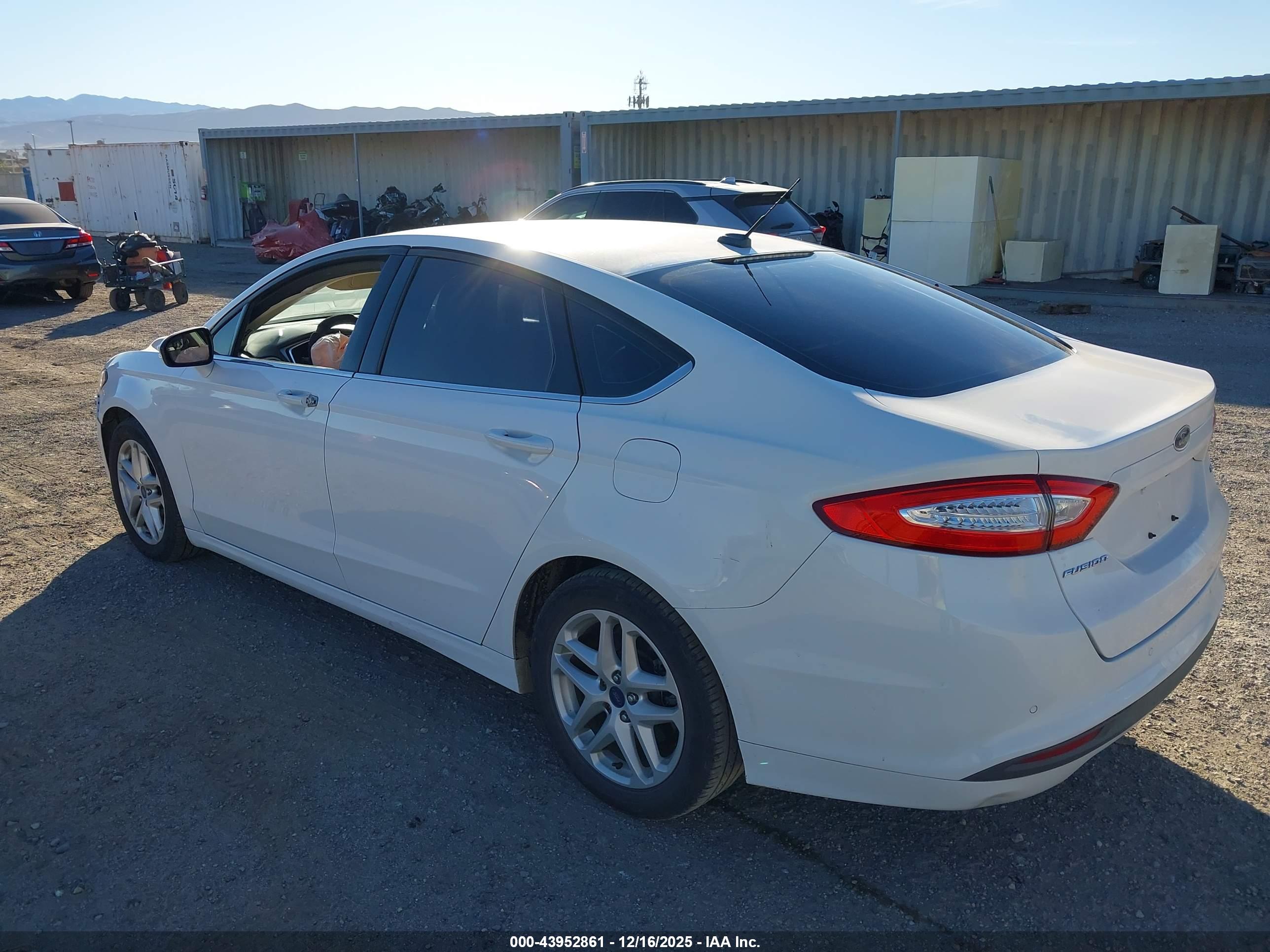 FORD FUSION image 3