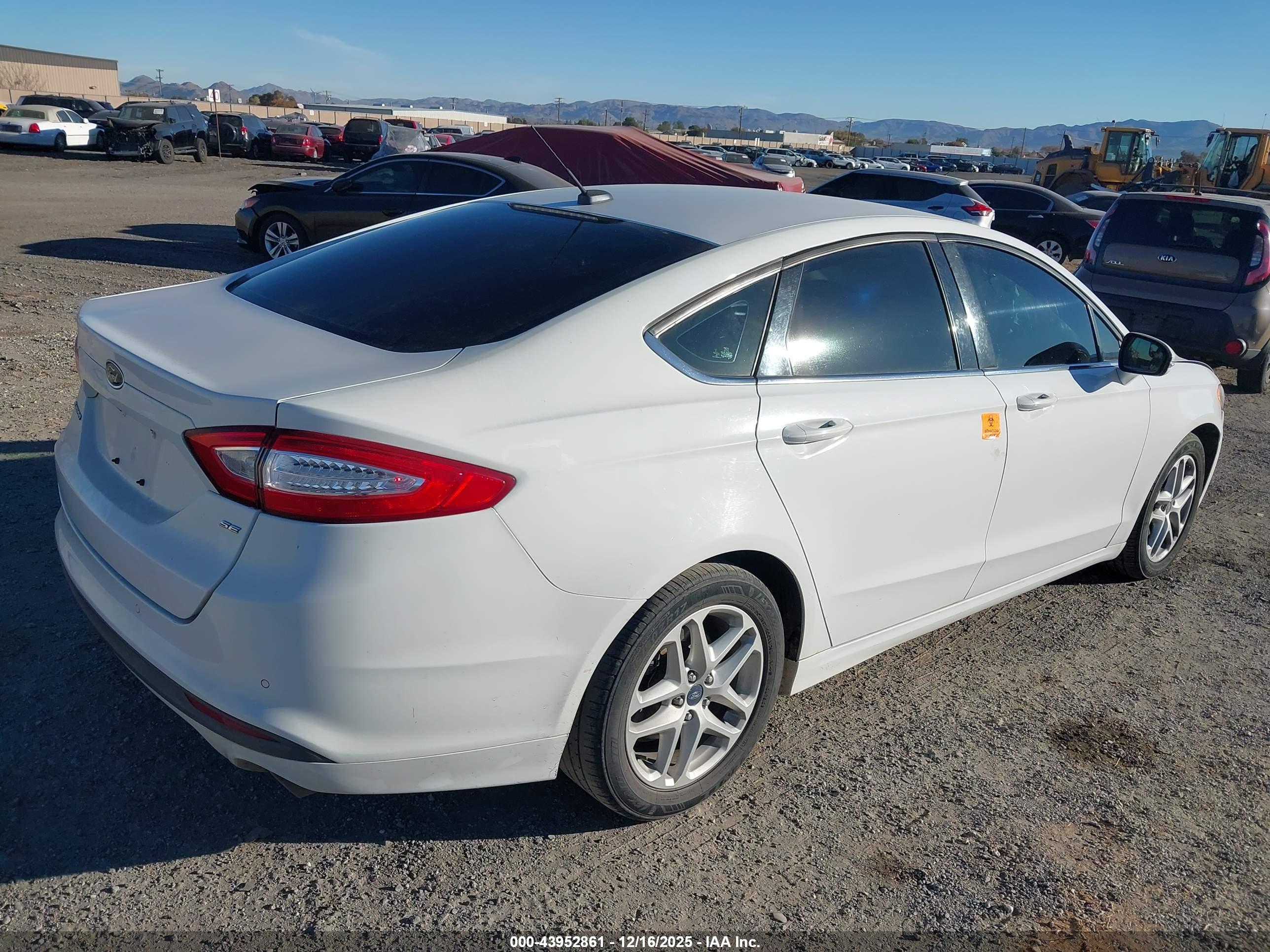 FORD FUSION image 4