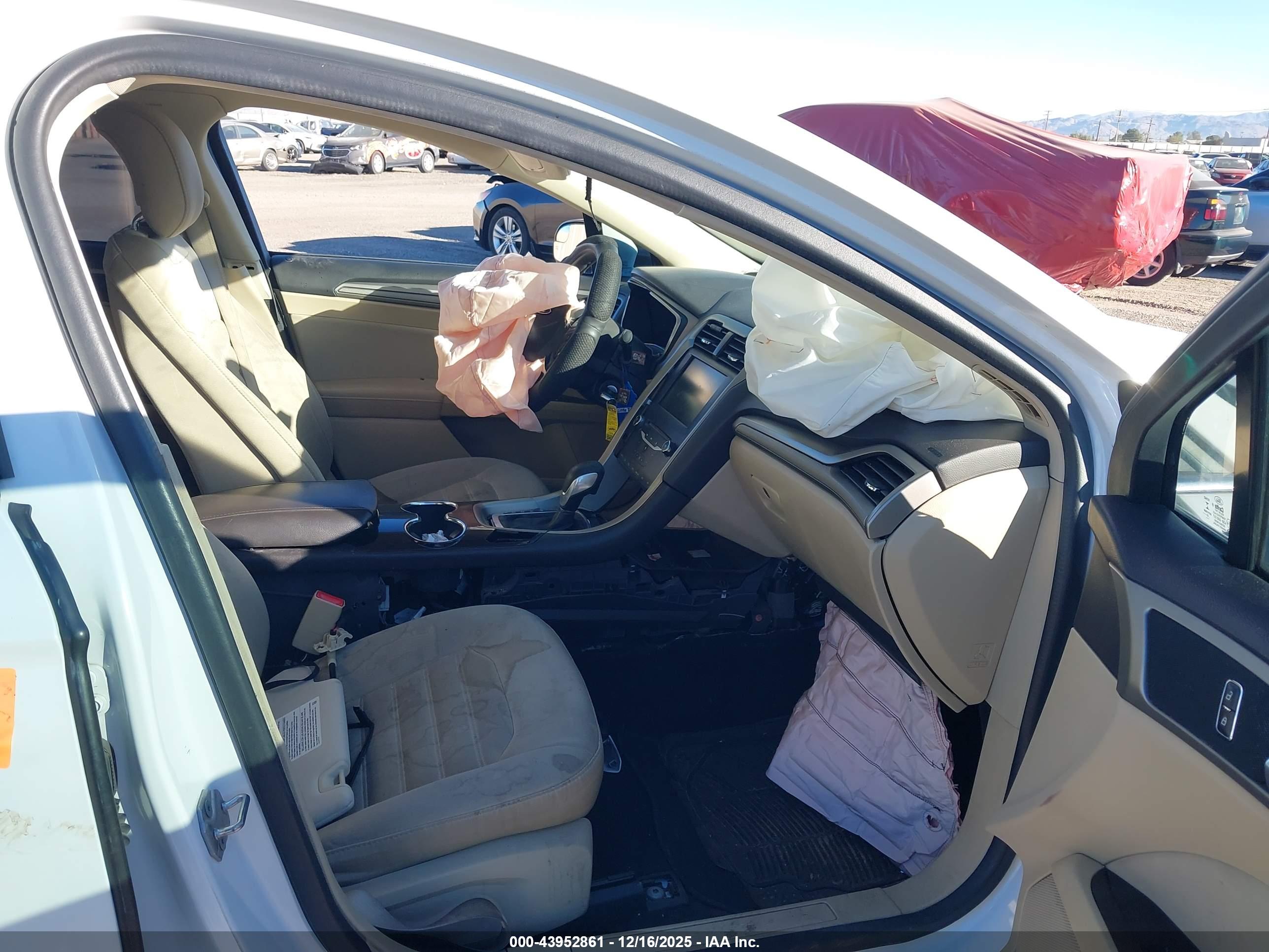 FORD FUSION image 5