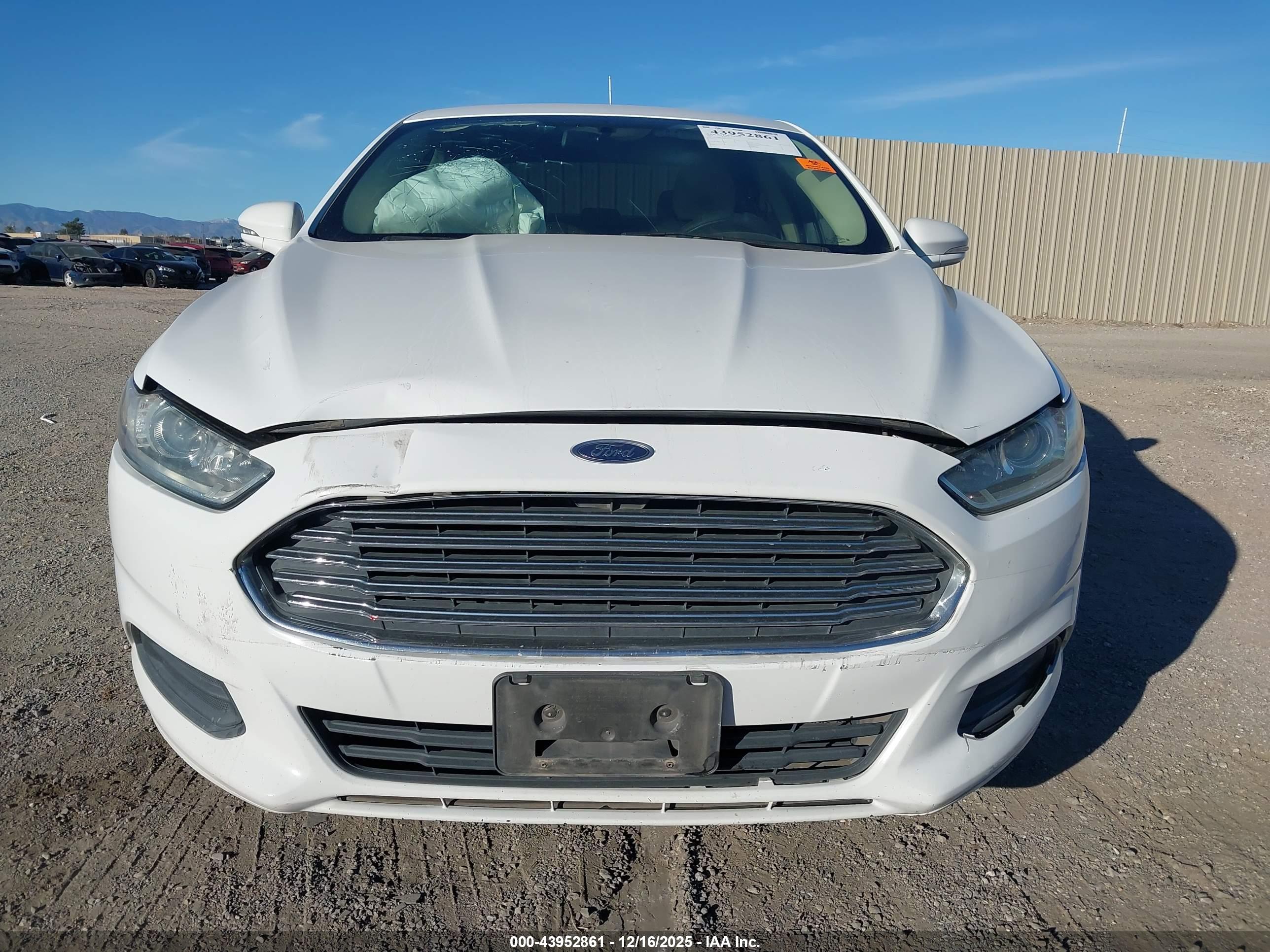 FORD FUSION image 6