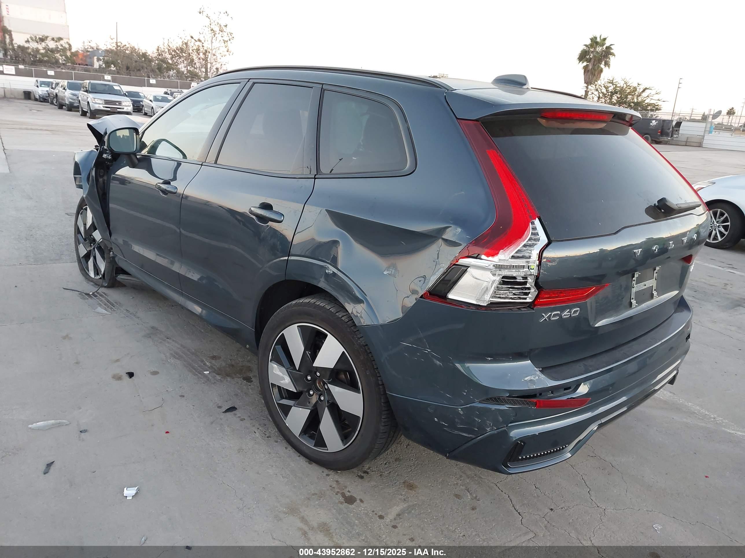 VOLVO XC60 image 3