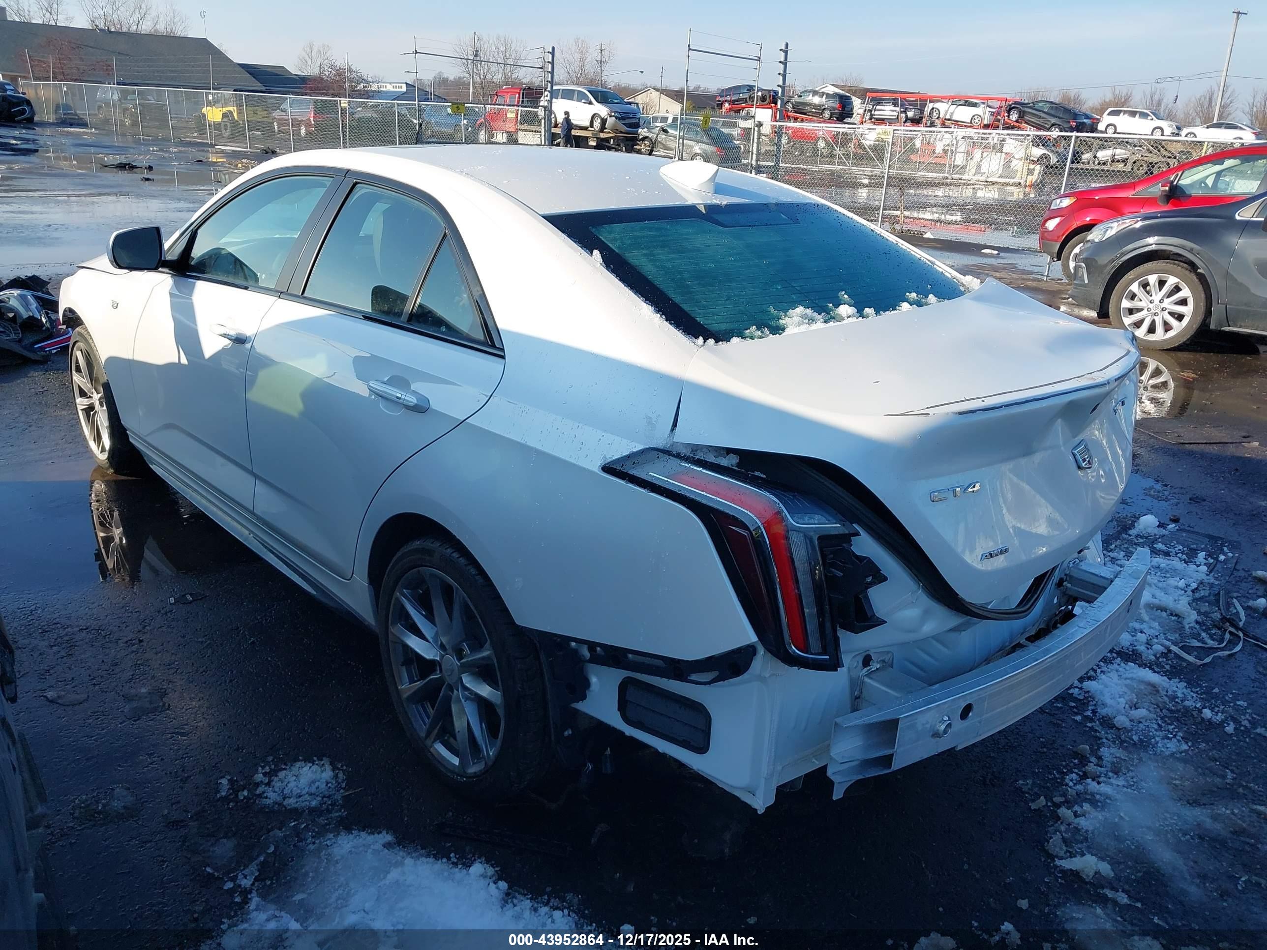 CADILLAC CT4 image 3