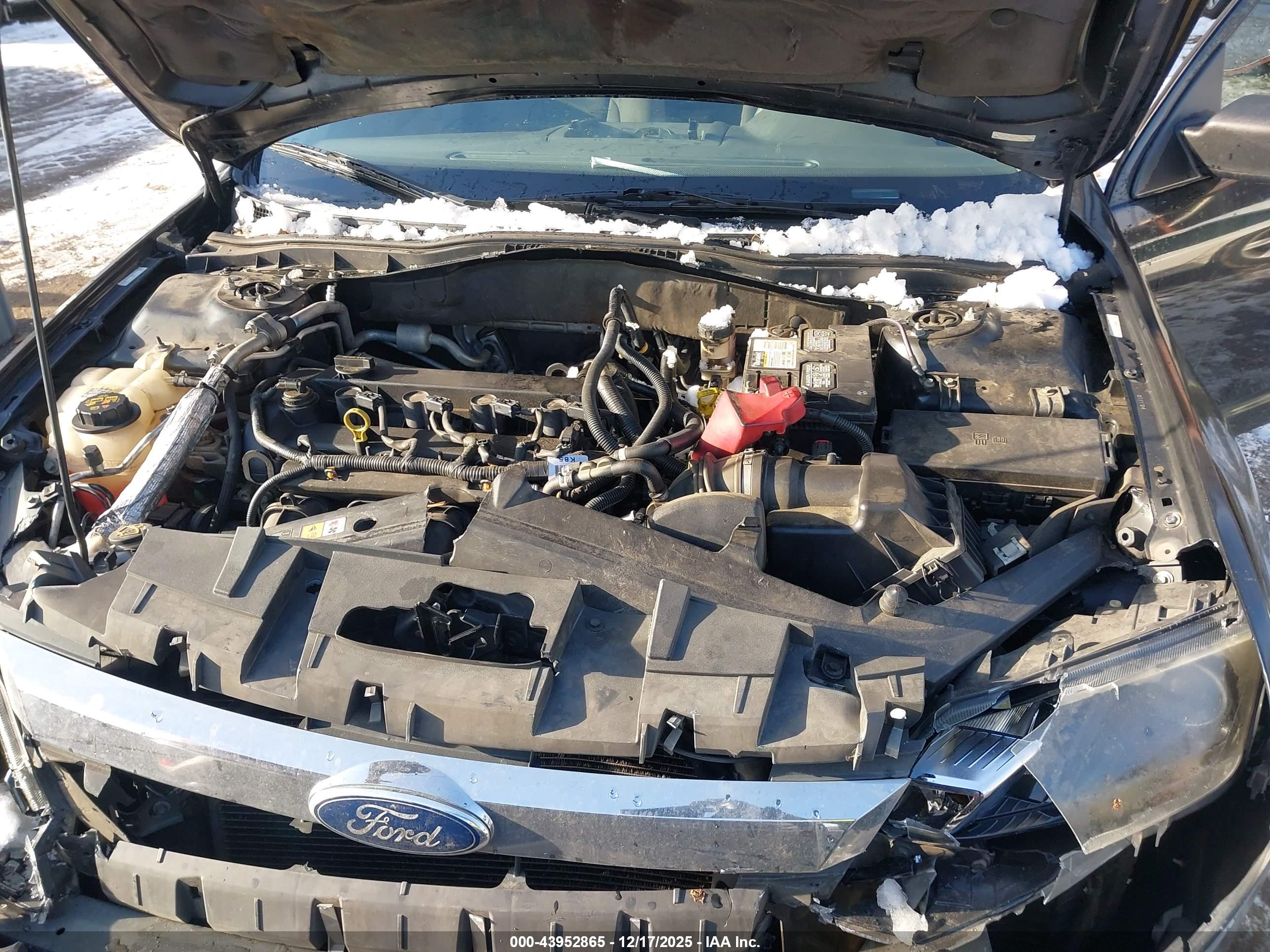 FORD FUSION image 10