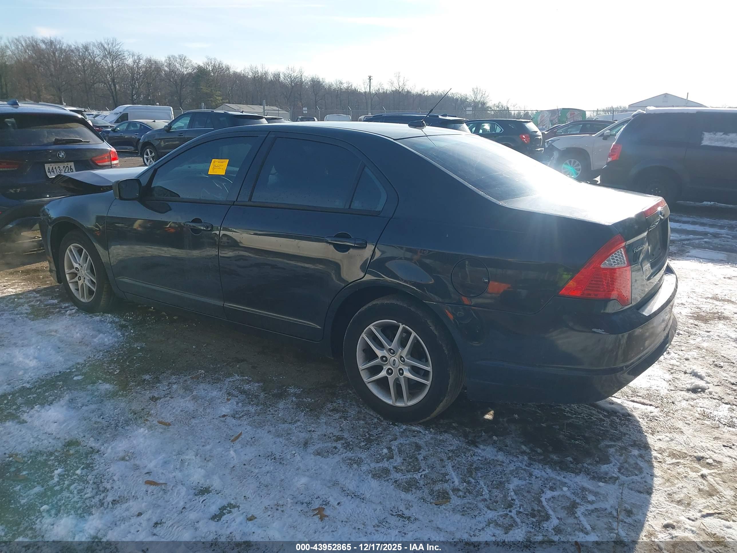 FORD FUSION image 3