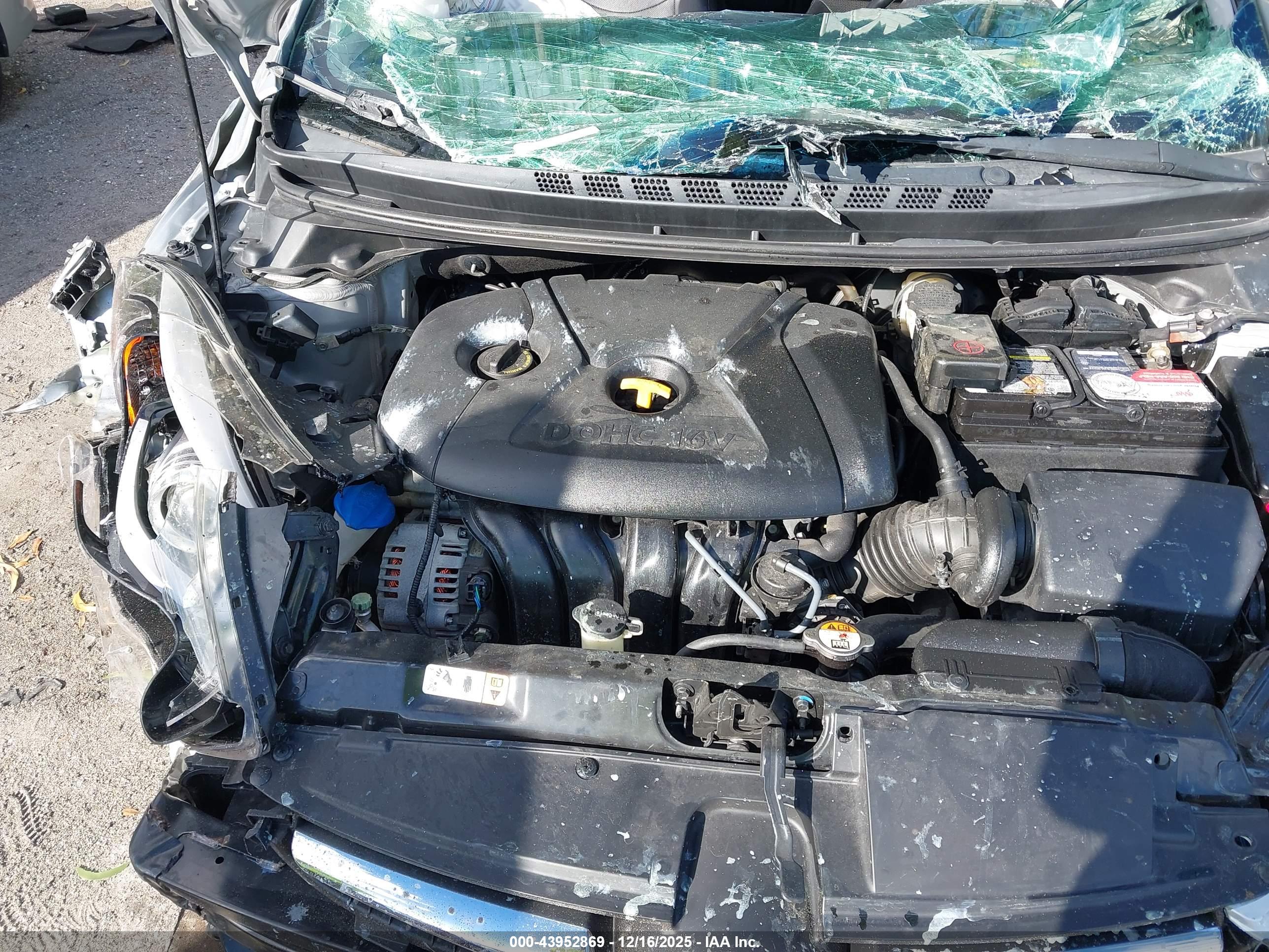 HYUNDAI ELANTRA image 10