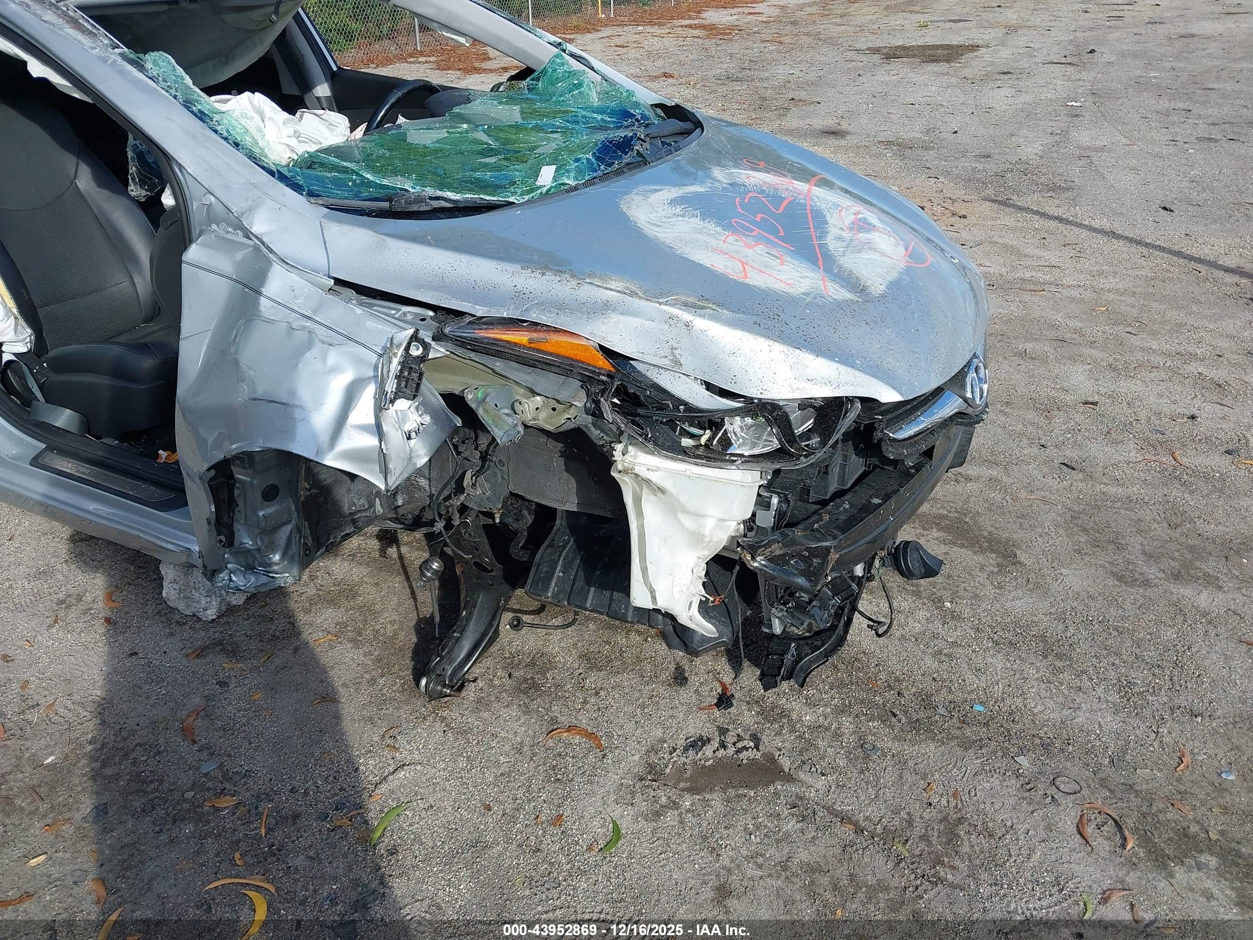 HYUNDAI ELANTRA image 6