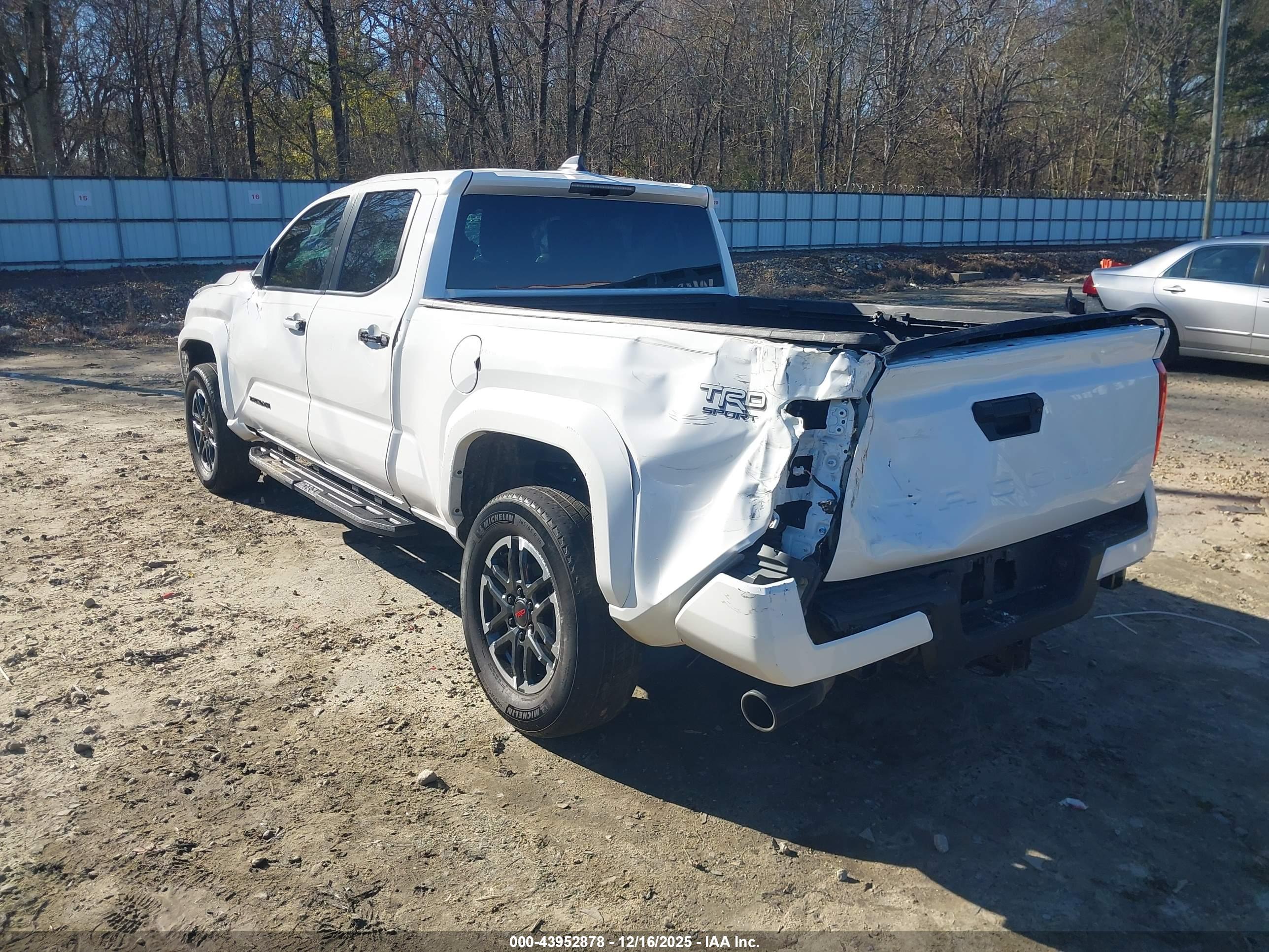 TOYOTA TACOMA image 3