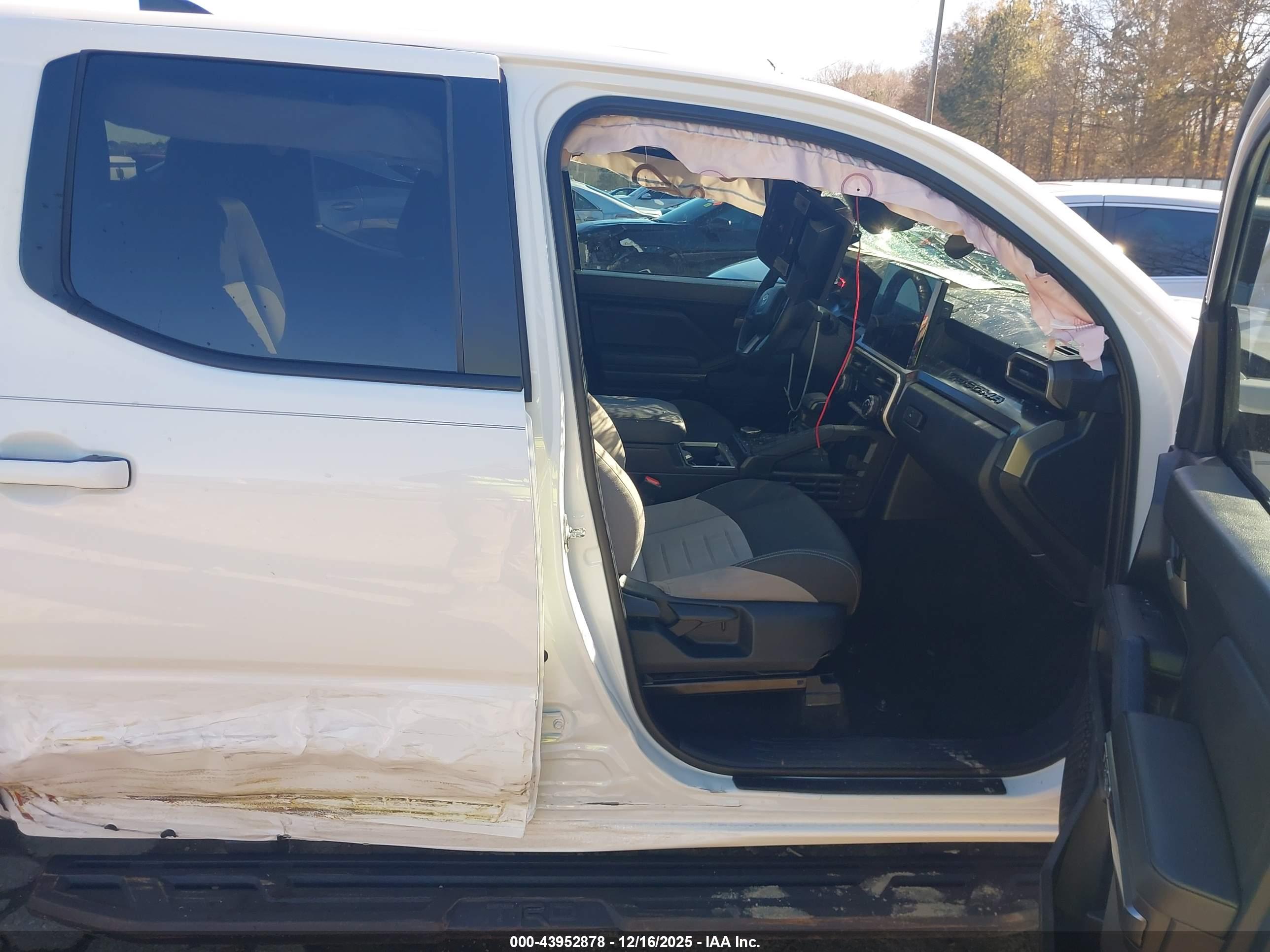 TOYOTA TACOMA image 5