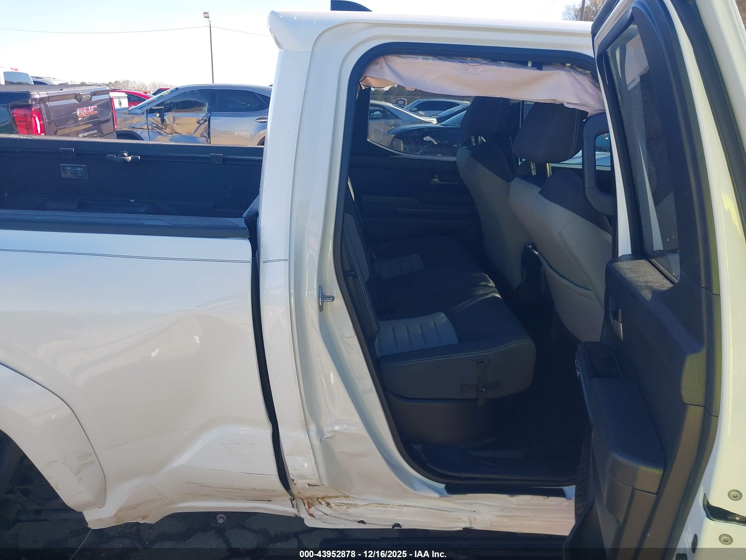TOYOTA TACOMA image 8