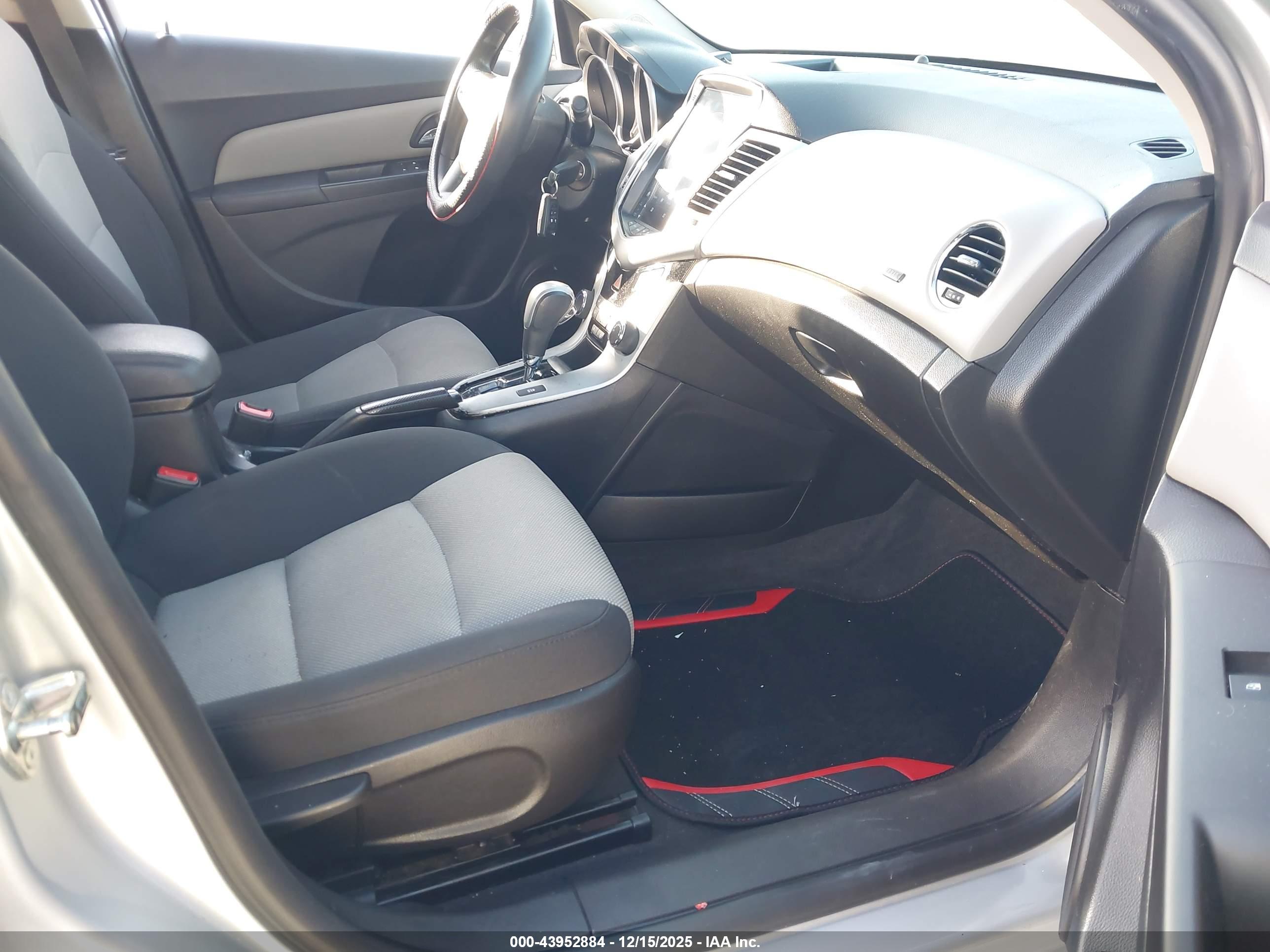 CHEVROLET CRUZE image 5