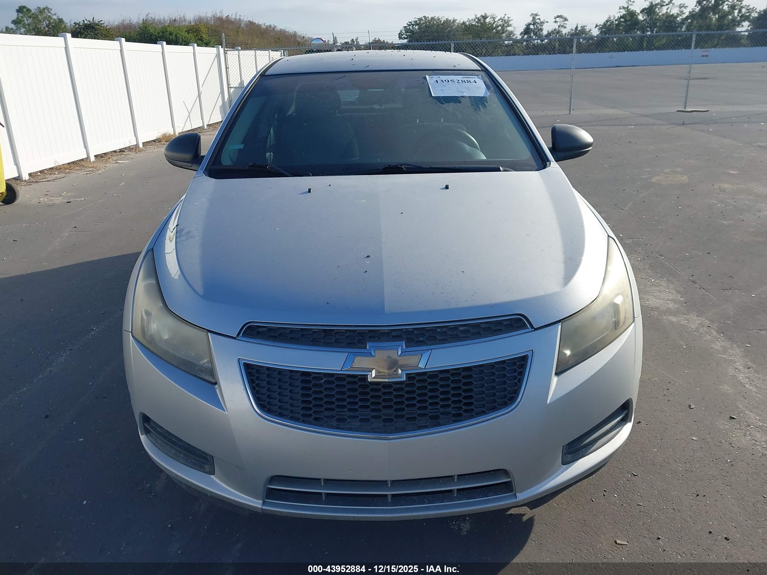 CHEVROLET CRUZE image 6