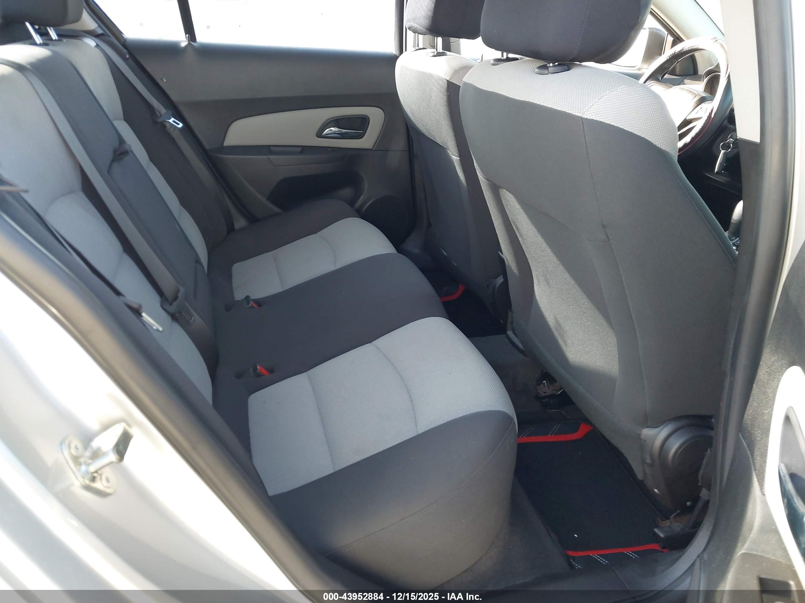 CHEVROLET CRUZE image 8