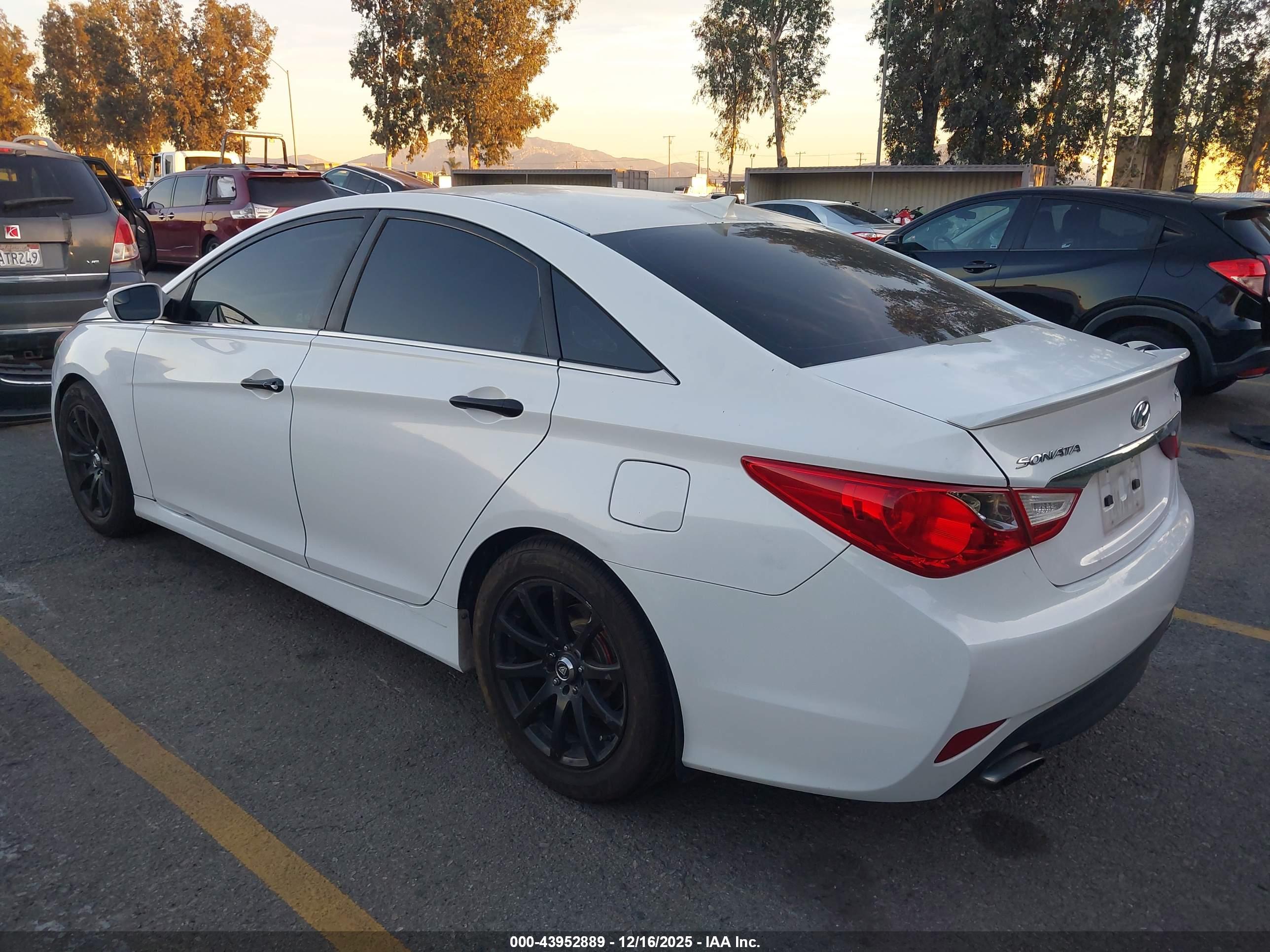 HYUNDAI SONATA image 3