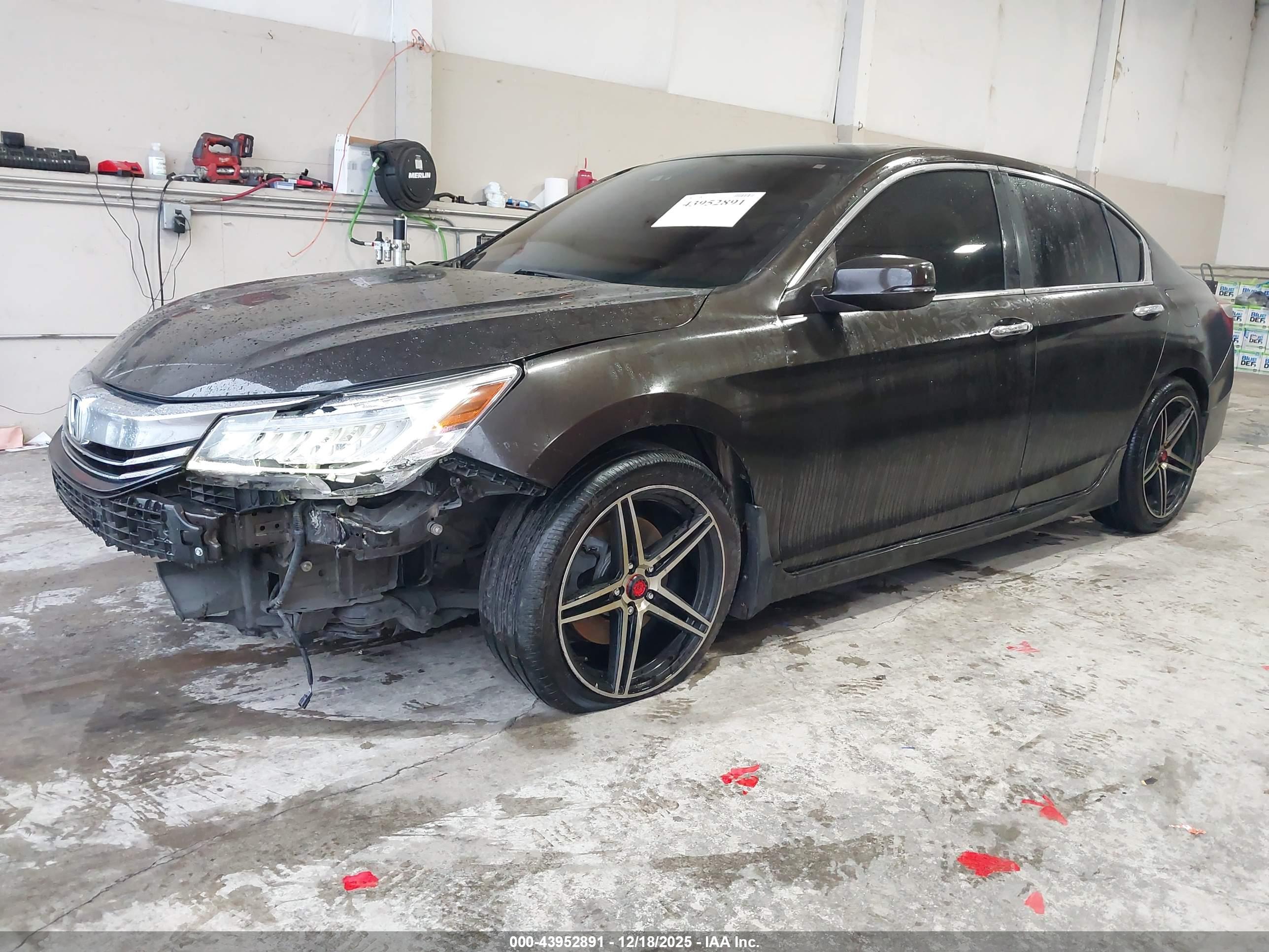 HONDA ACCORD image 2
