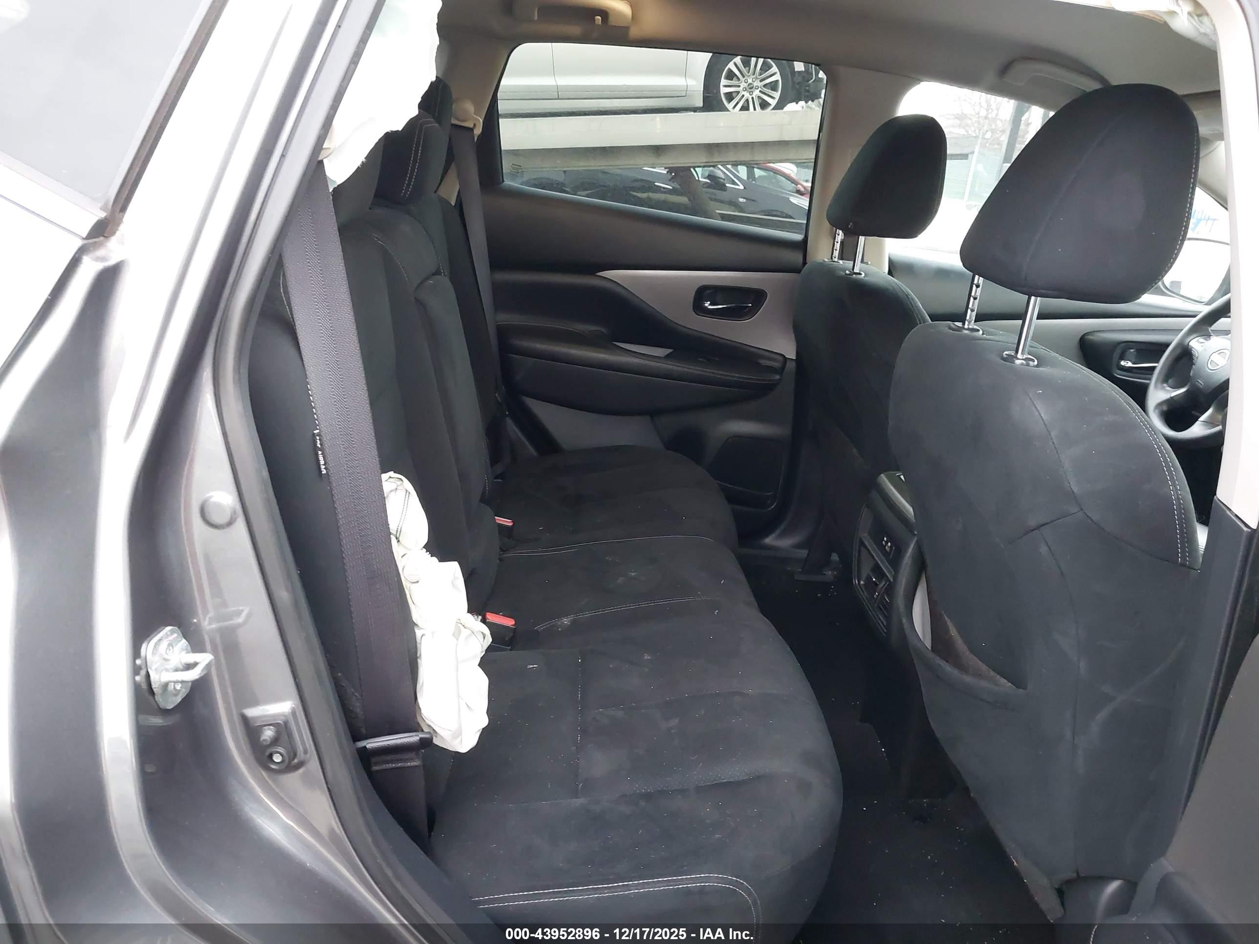 NISSAN MURANO image 8