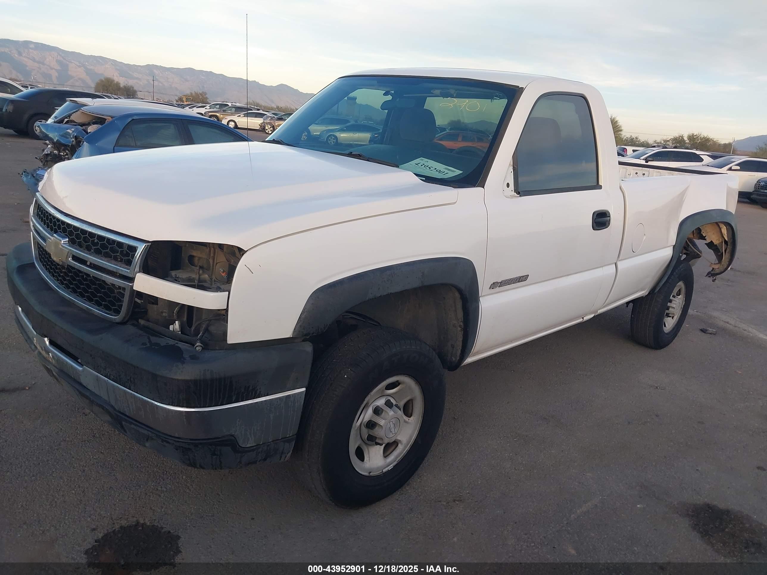 CHEVROLET SILVERADO image 2