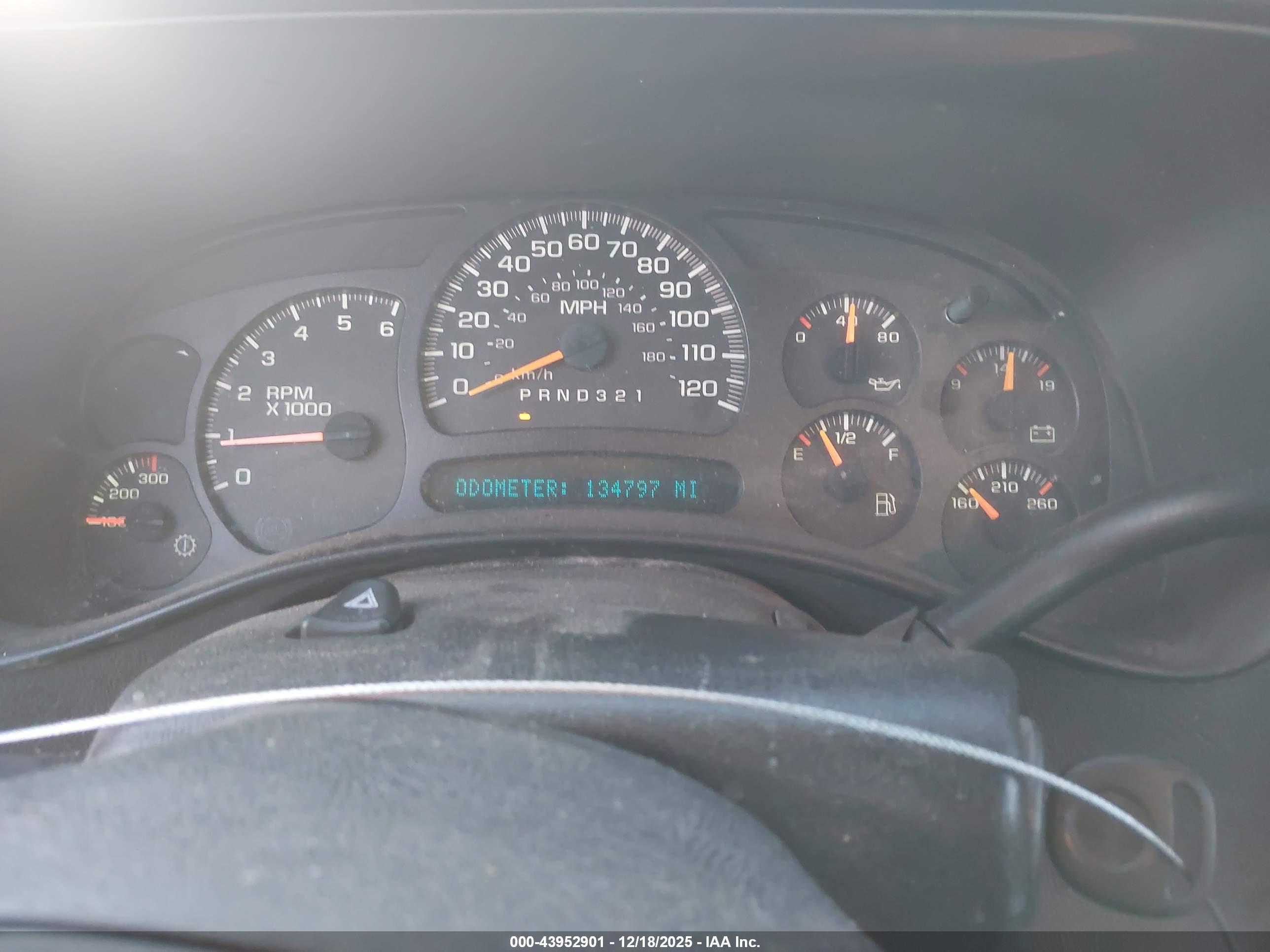CHEVROLET SILVERADO image 7